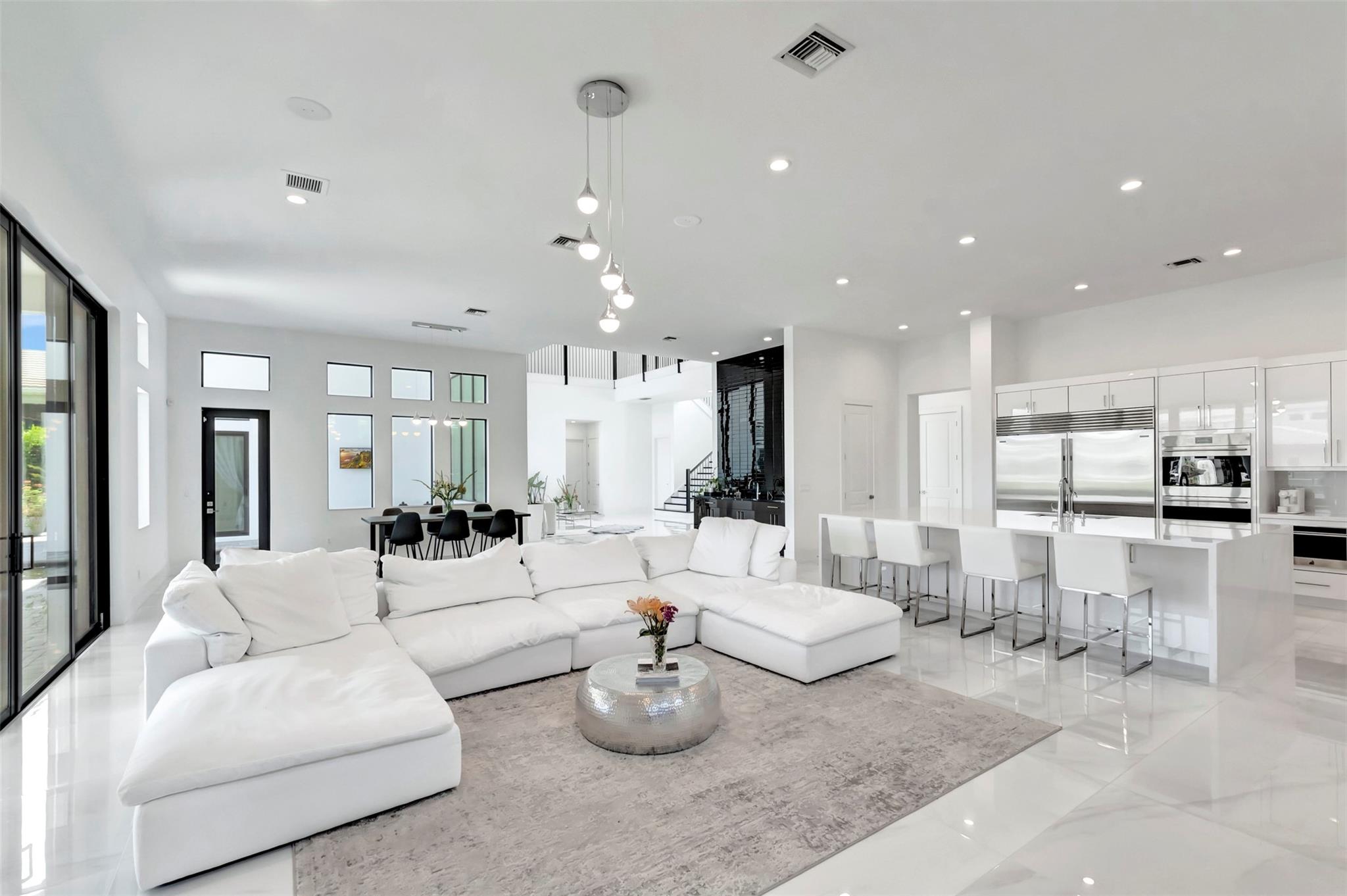 ROYAL PALM POLO - Residential