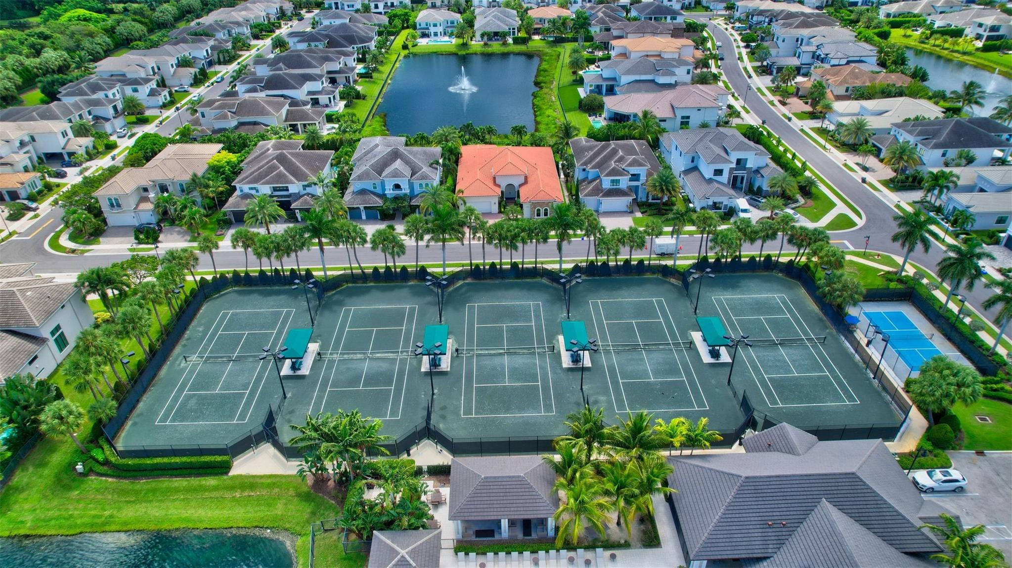 ROYAL PALM POLO - Residential