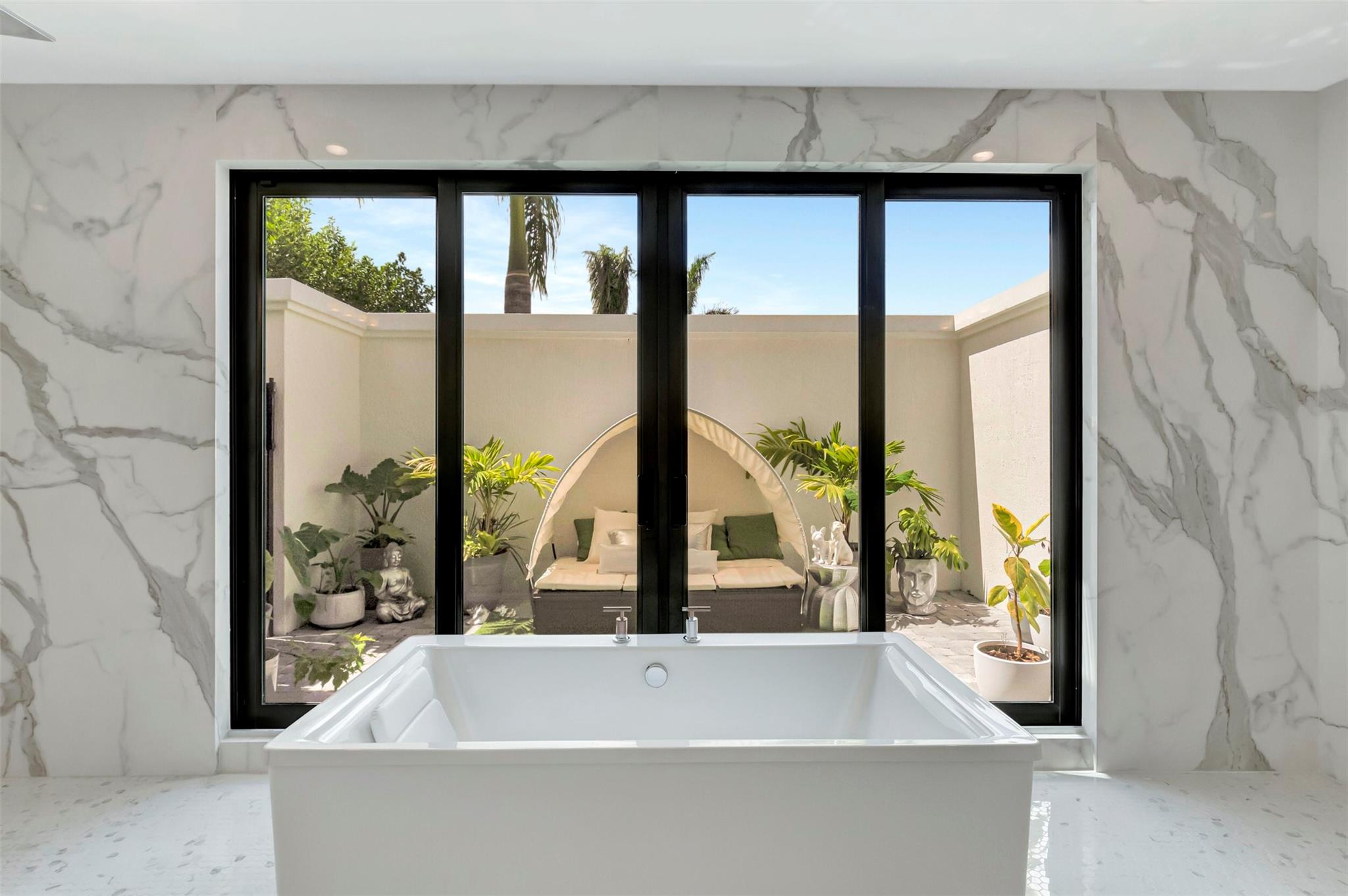 ROYAL PALM POLO - Residential