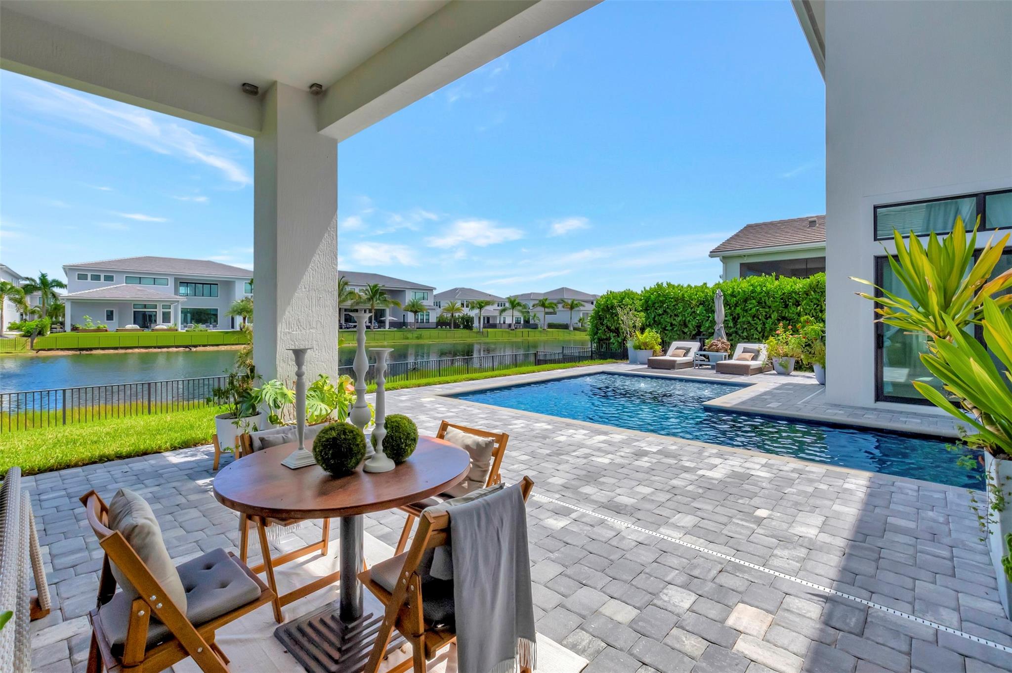 ROYAL PALM POLO - Residential