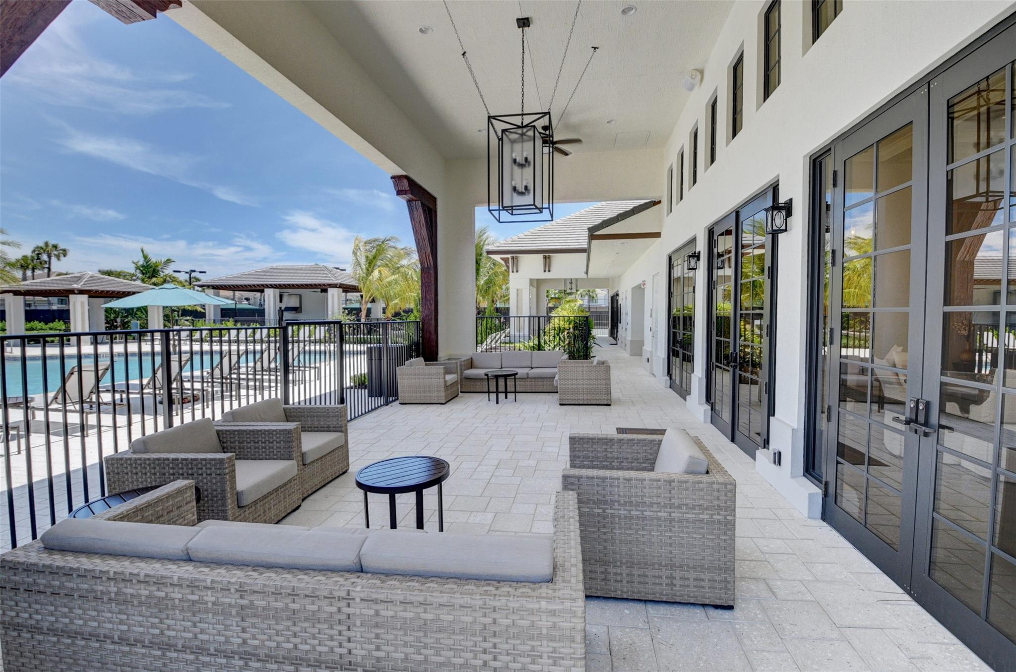 ROYAL PALM POLO - Residential