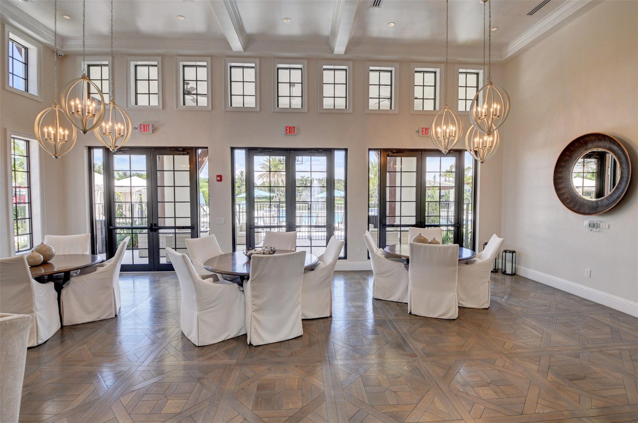 ROYAL PALM POLO - Residential