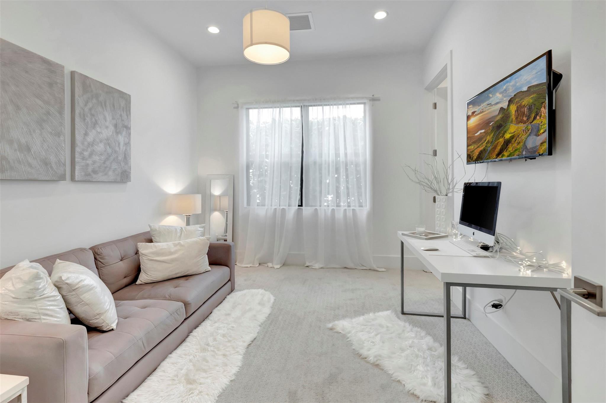 ROYAL PALM POLO - Residential