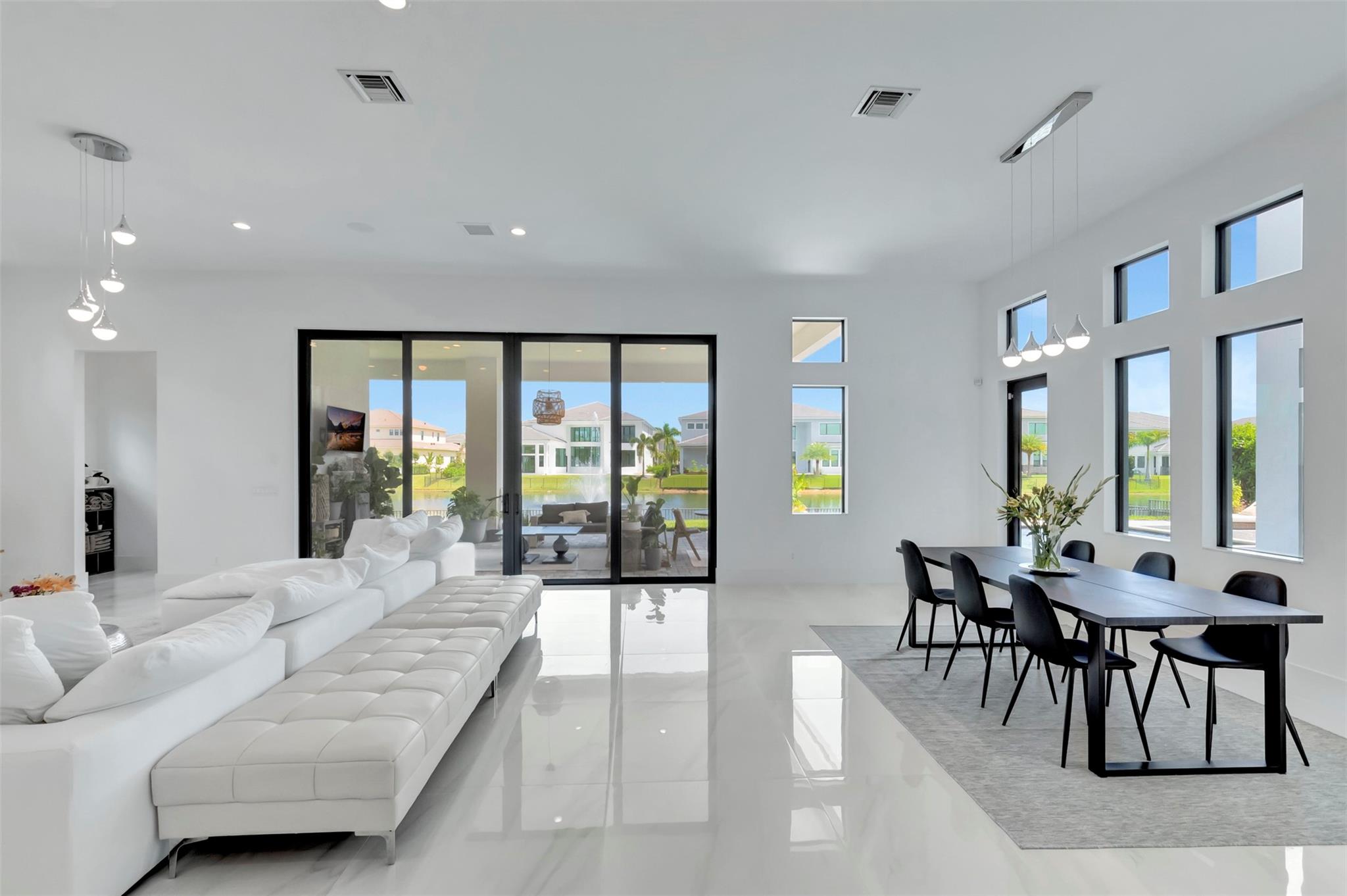 ROYAL PALM POLO - Residential