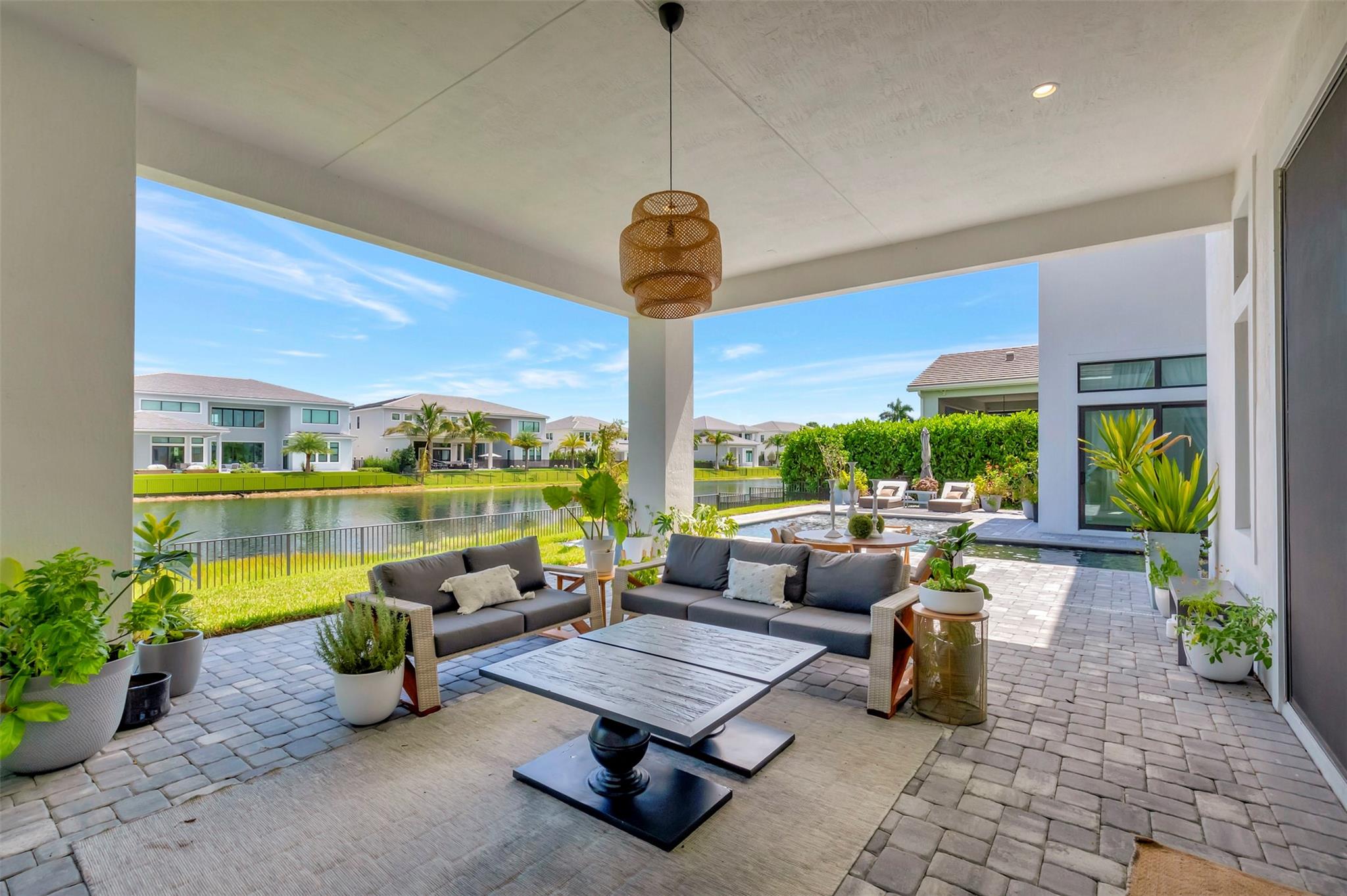ROYAL PALM POLO - Residential