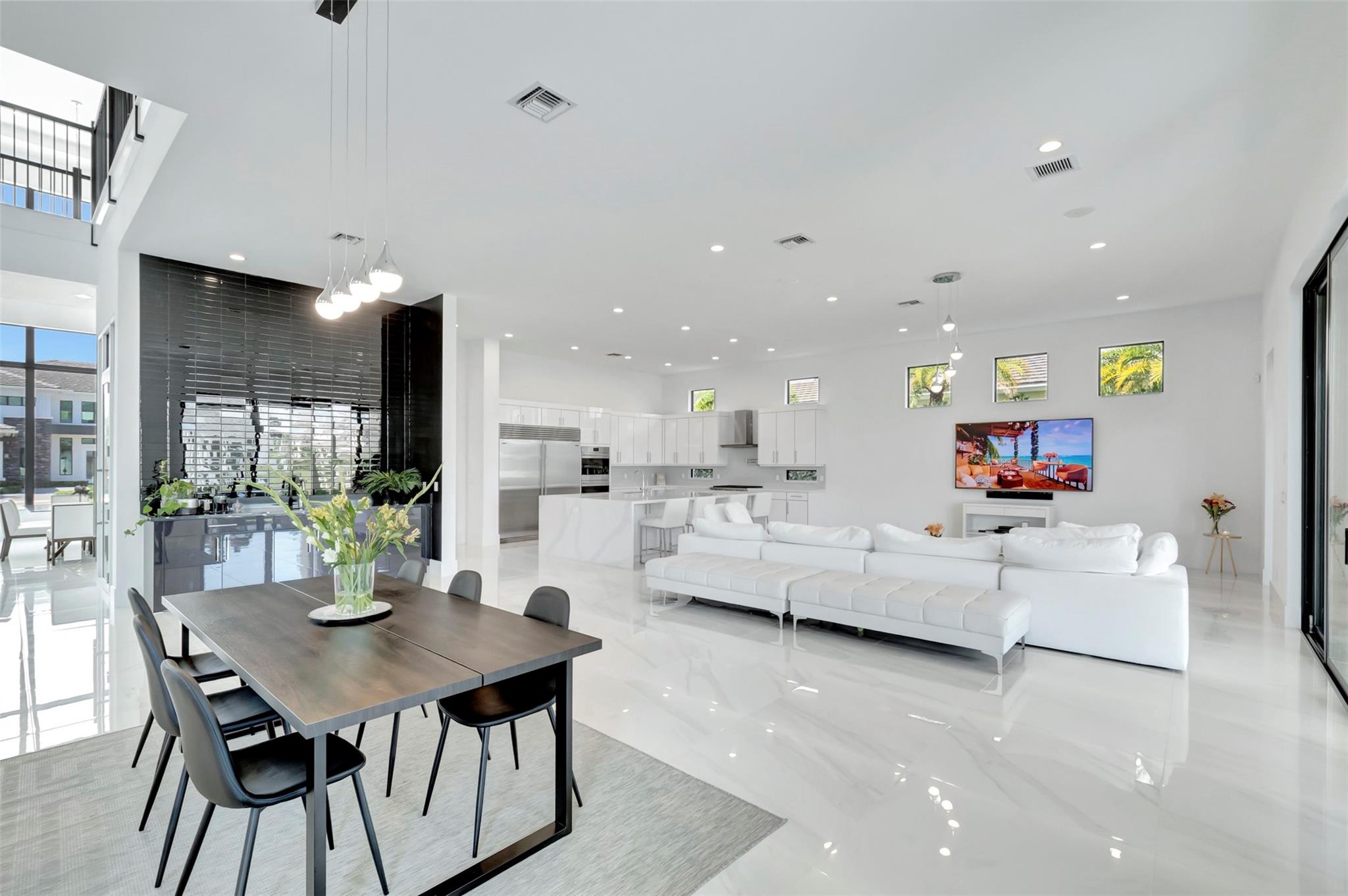 ROYAL PALM POLO - Residential