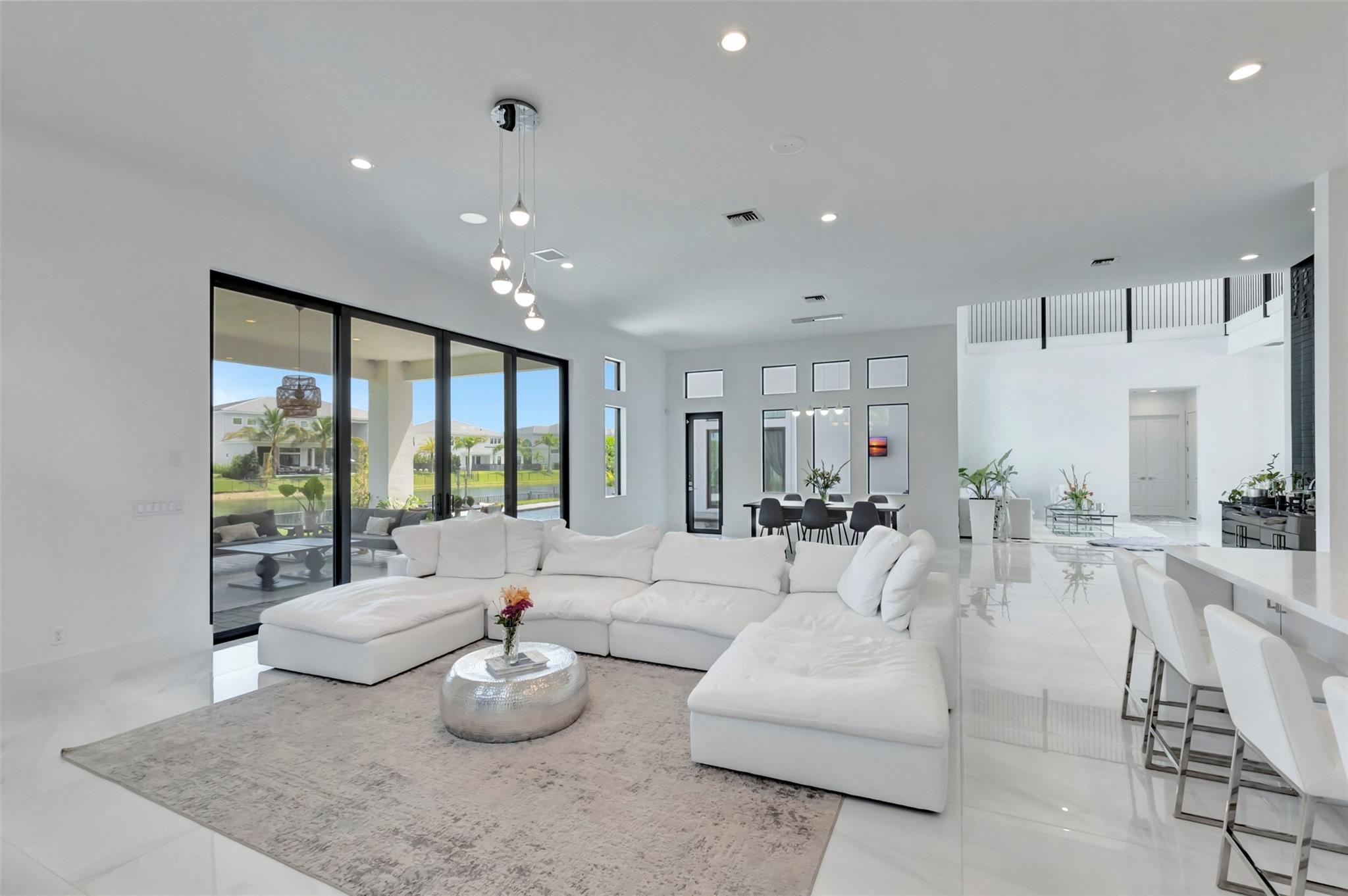 ROYAL PALM POLO - Residential