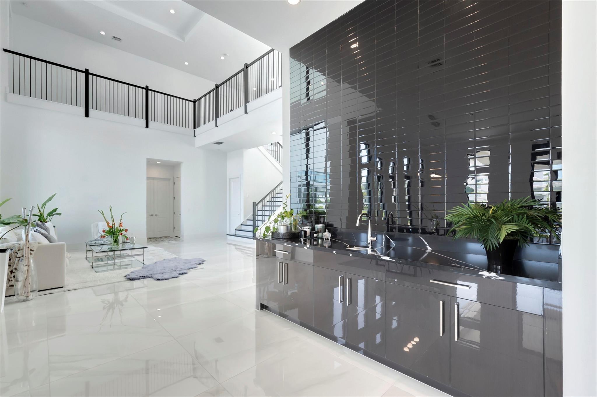 ROYAL PALM POLO - Residential