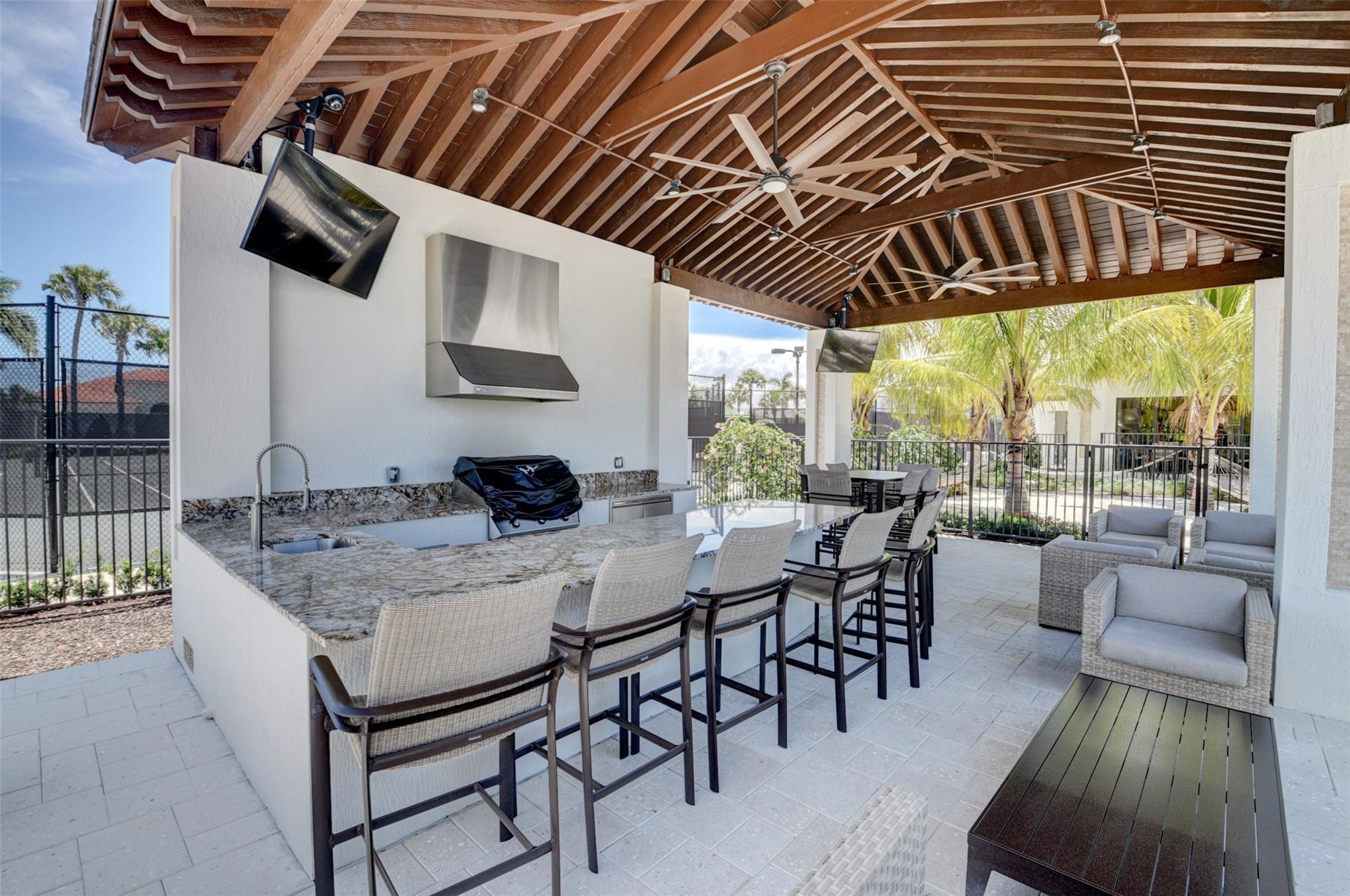 ROYAL PALM POLO - Residential