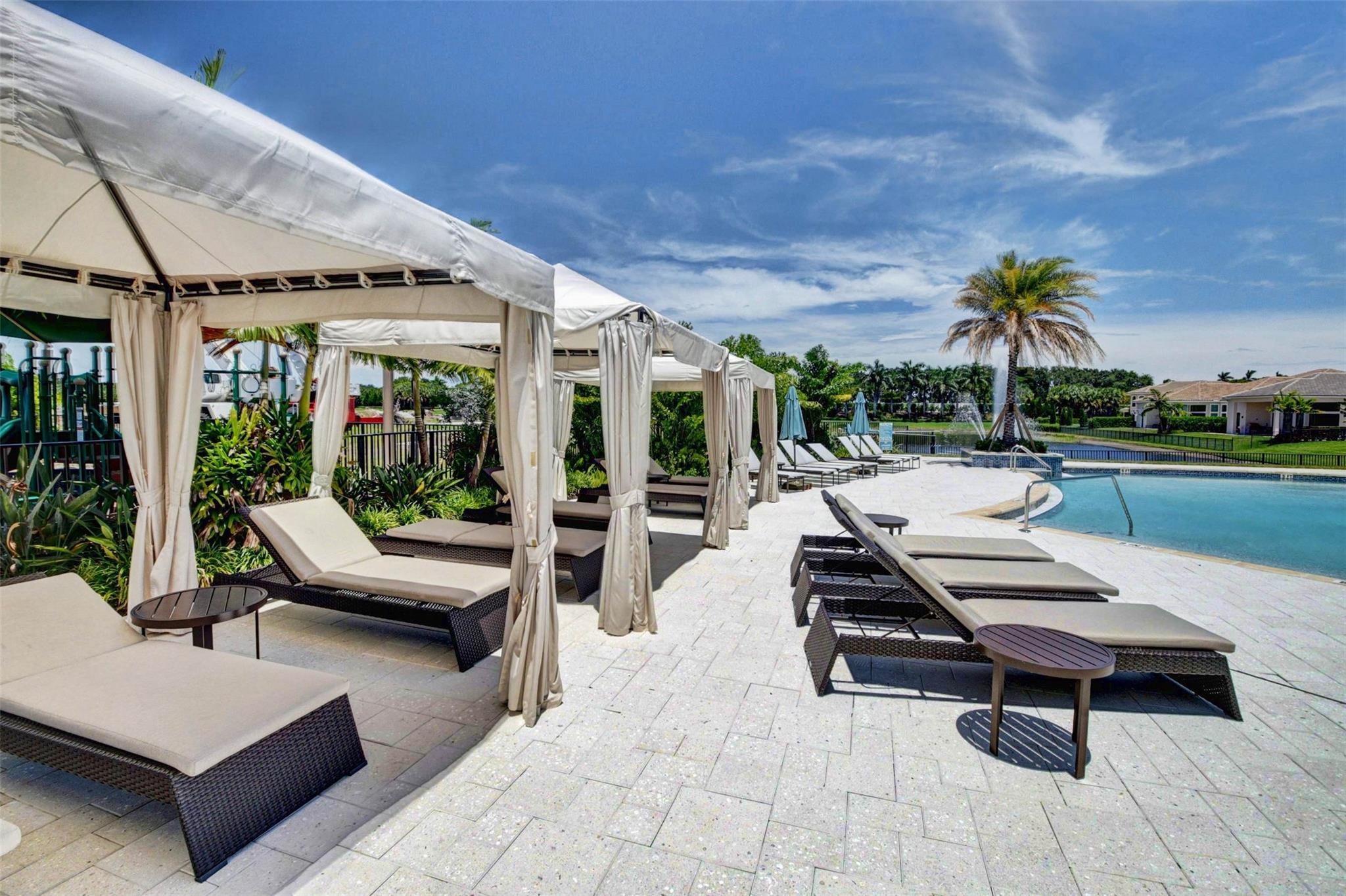 ROYAL PALM POLO - Residential