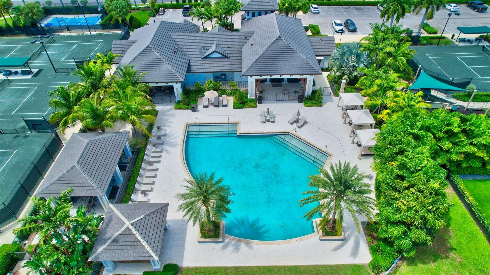 ROYAL PALM POLO - Residential