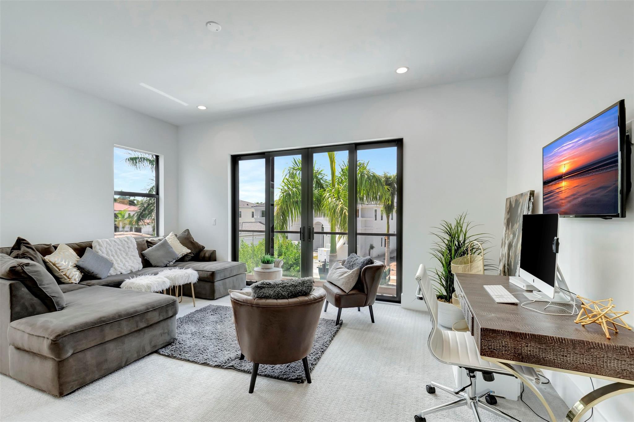 ROYAL PALM POLO - Residential