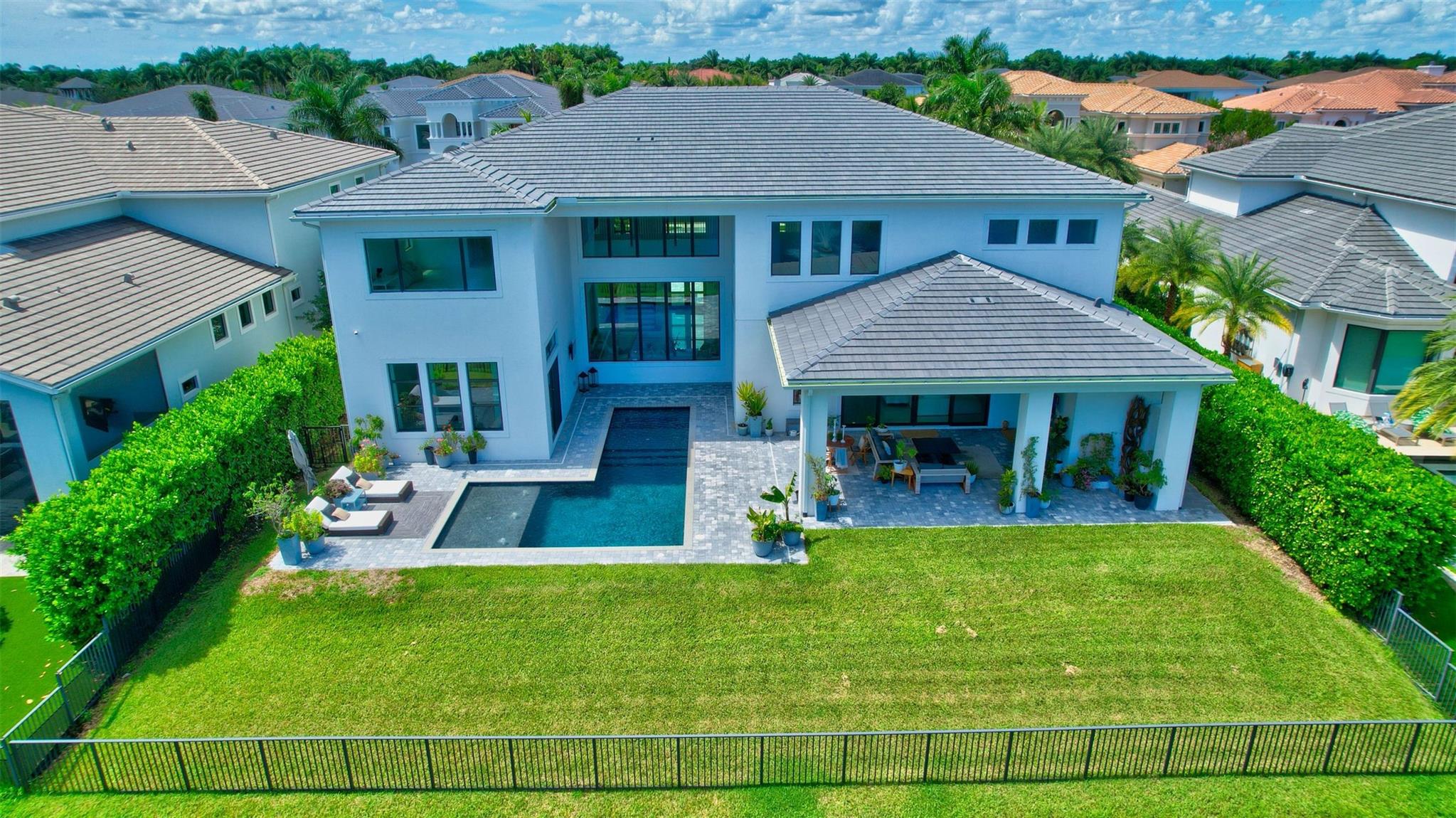 ROYAL PALM POLO - Residential