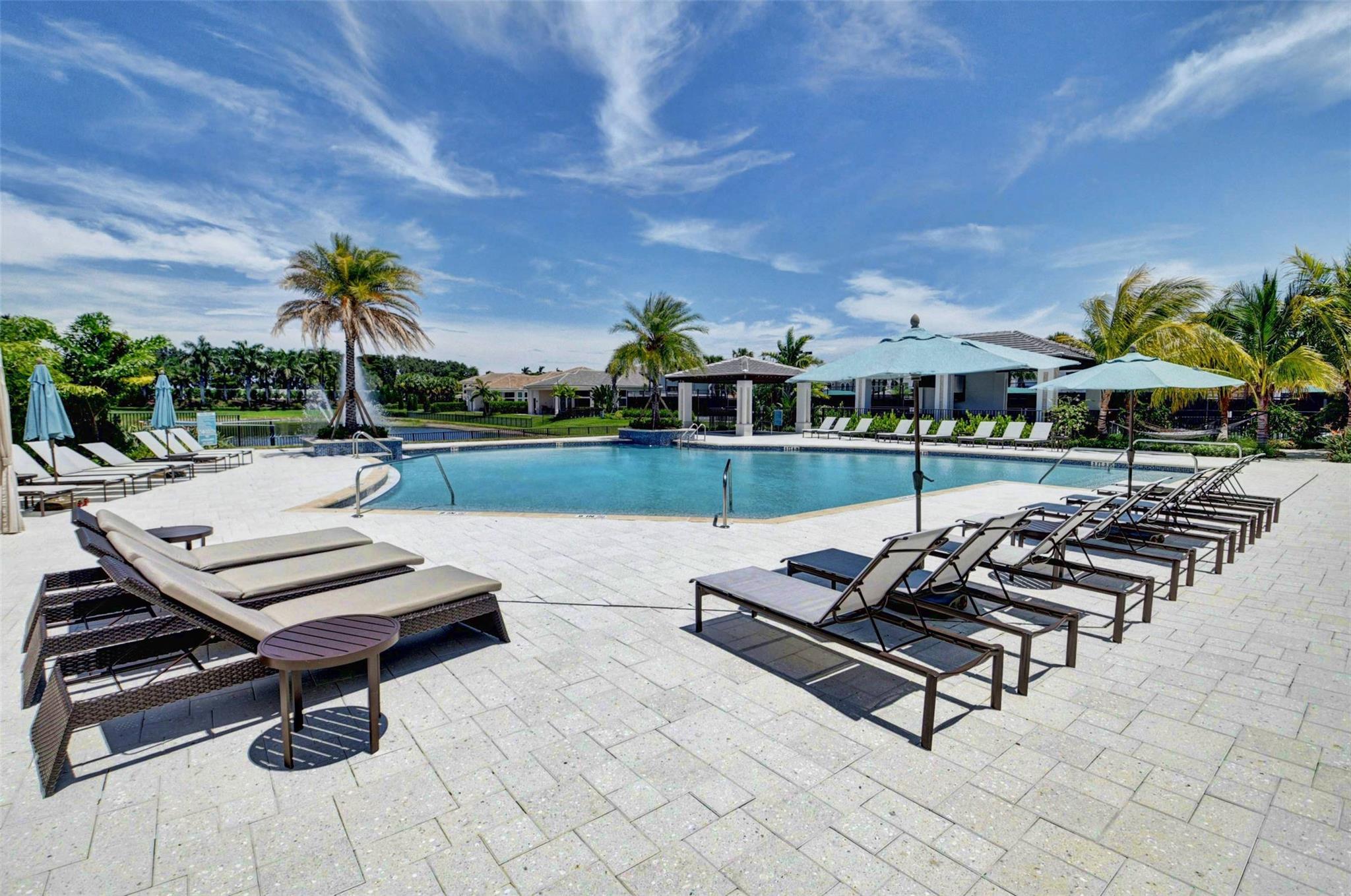 ROYAL PALM POLO - Residential