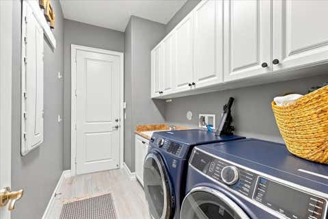 Tiny photo for 7336 NW 112th Way, Parkland, FL 33076 (MLS # B26063621)