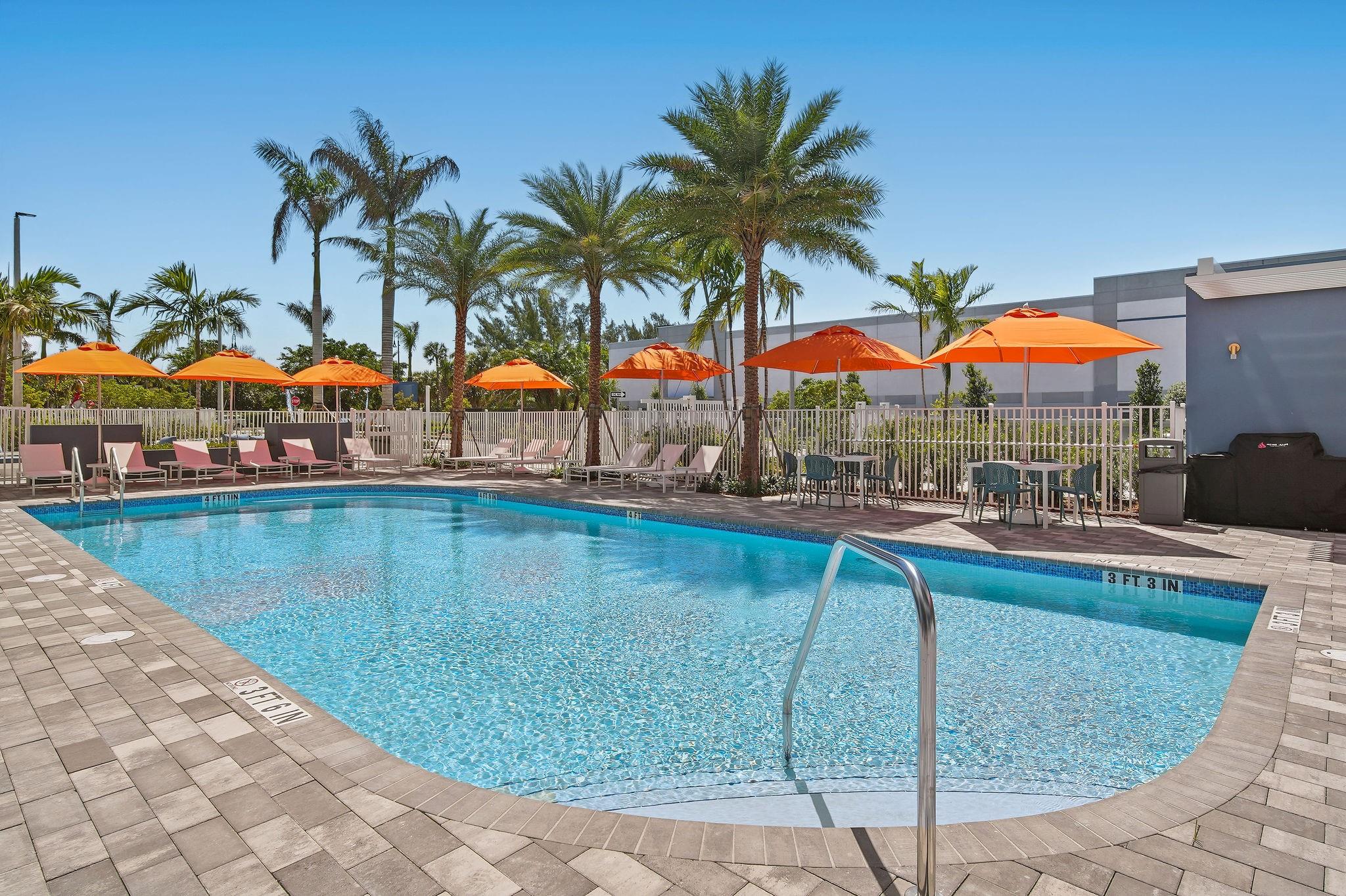 AVERY LAKE WORTH - Residential Lease