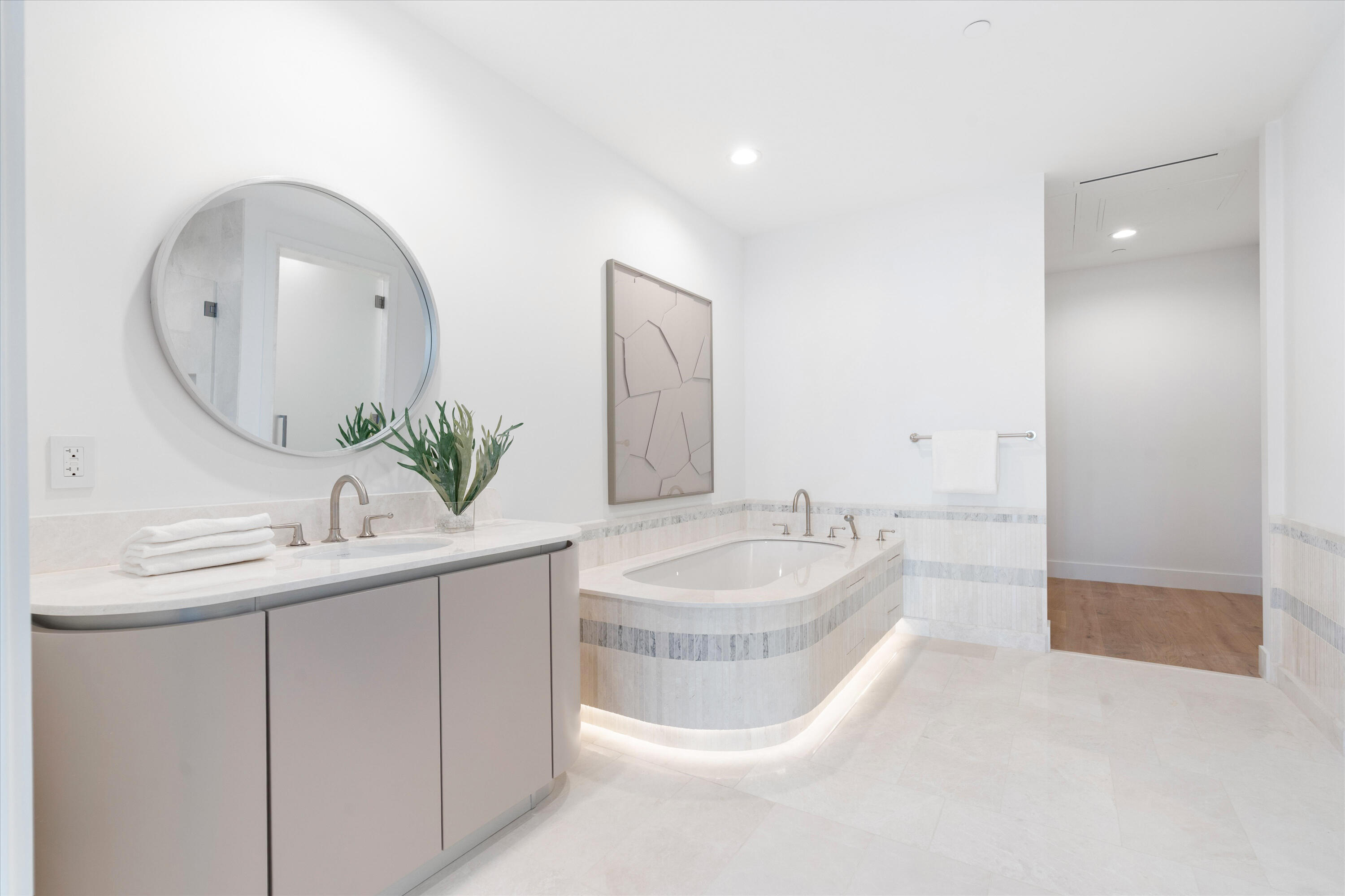 FORTE RESIDENCES CONDO - Residential