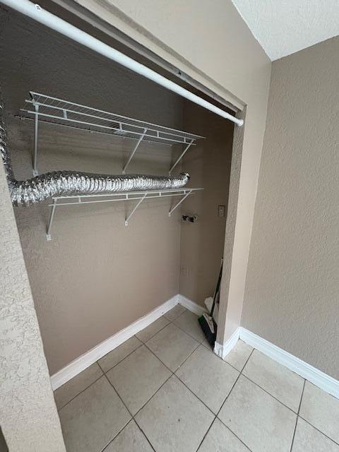 LAUDERHILL MANOR - Residential Lease