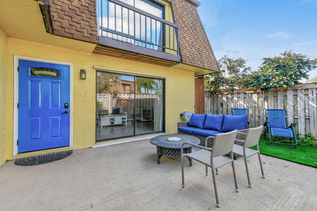 Photo of 110 N Delaware Boulevard #9b, Jupiter, FL 33458 (MLS # B26015846)