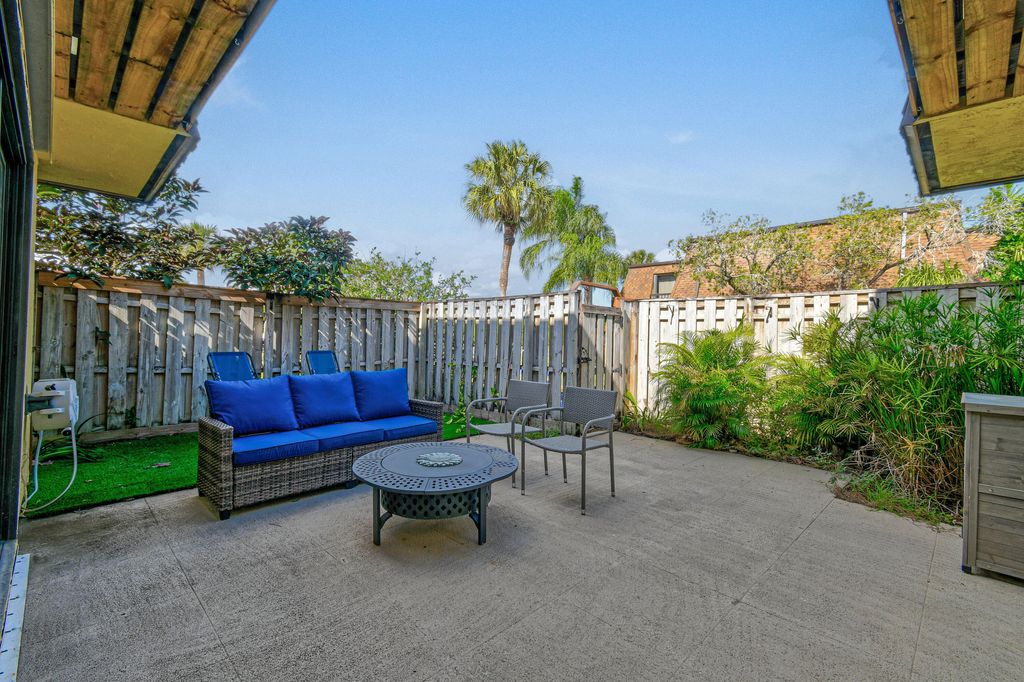 Photo of 110 N Delaware Boulevard #9b, Jupiter, FL 33458 (MLS # B26015846)