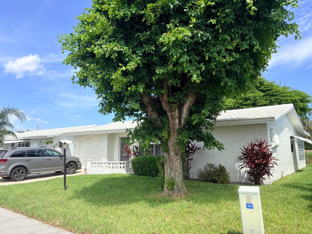 Photo of 1304 SW 15TH Street, Boynton Beach, FL 33426 (MLS # B26082168)