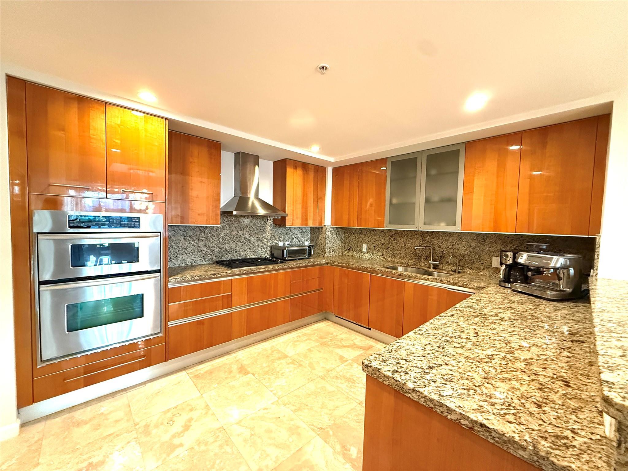 45 HENDRICKS CONDO - Residential Lease