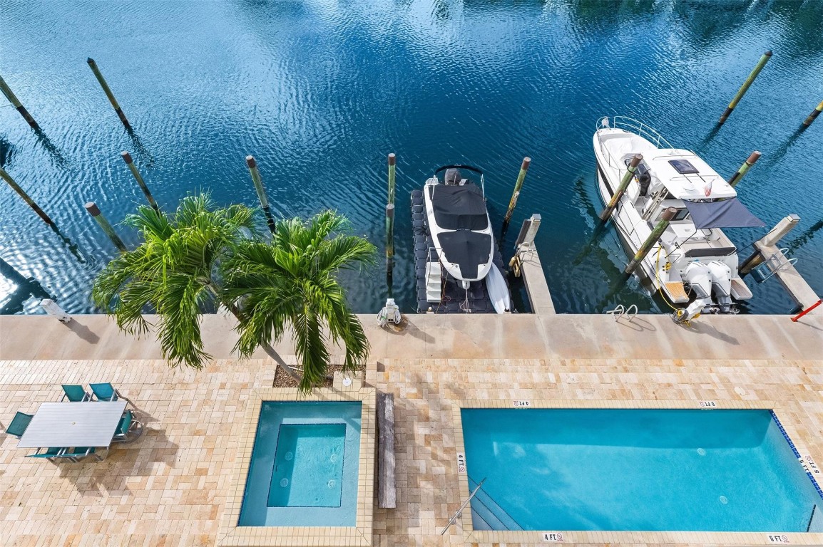 45 Hendricks Isle 403