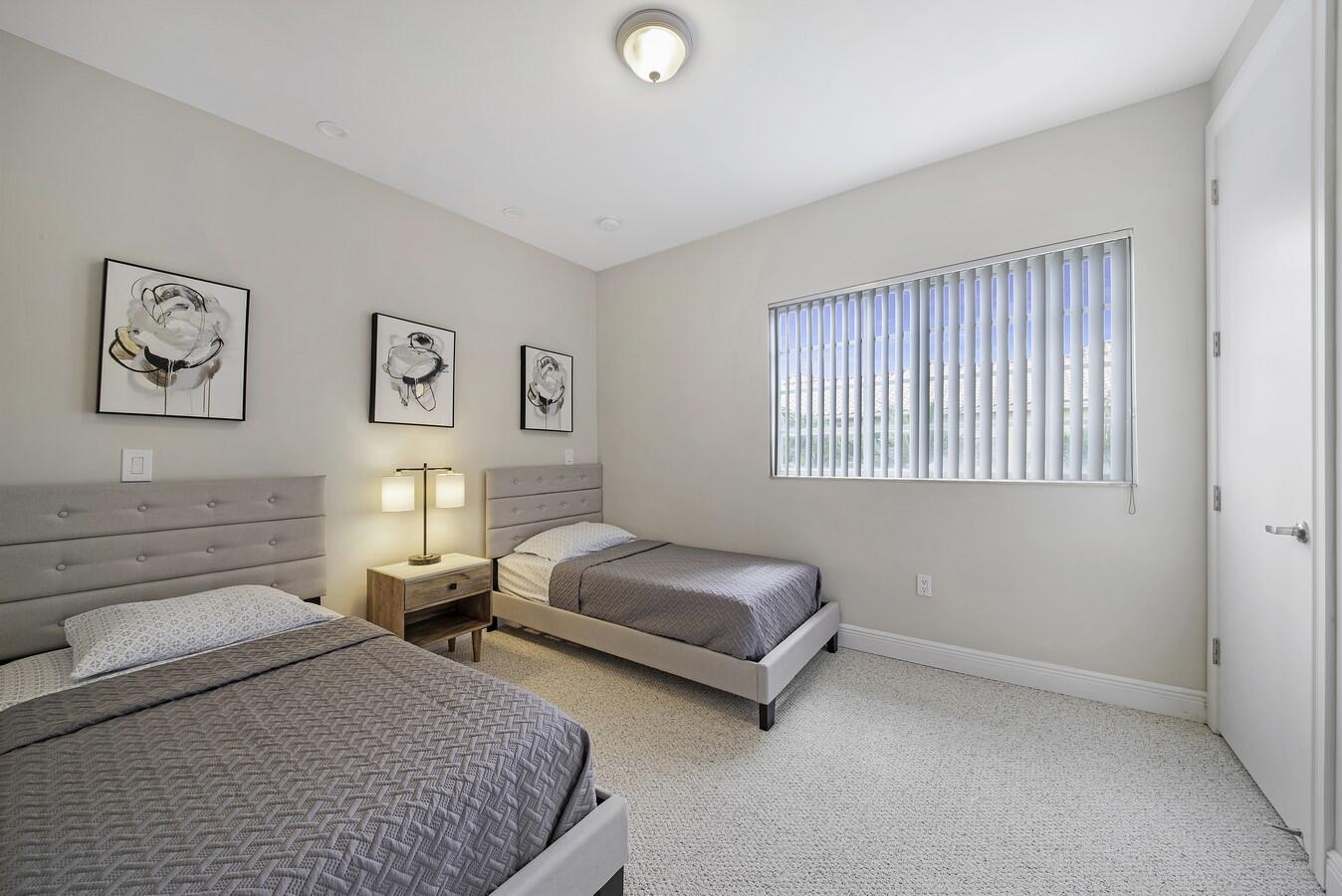 LAUDERDALE - Residential Lease