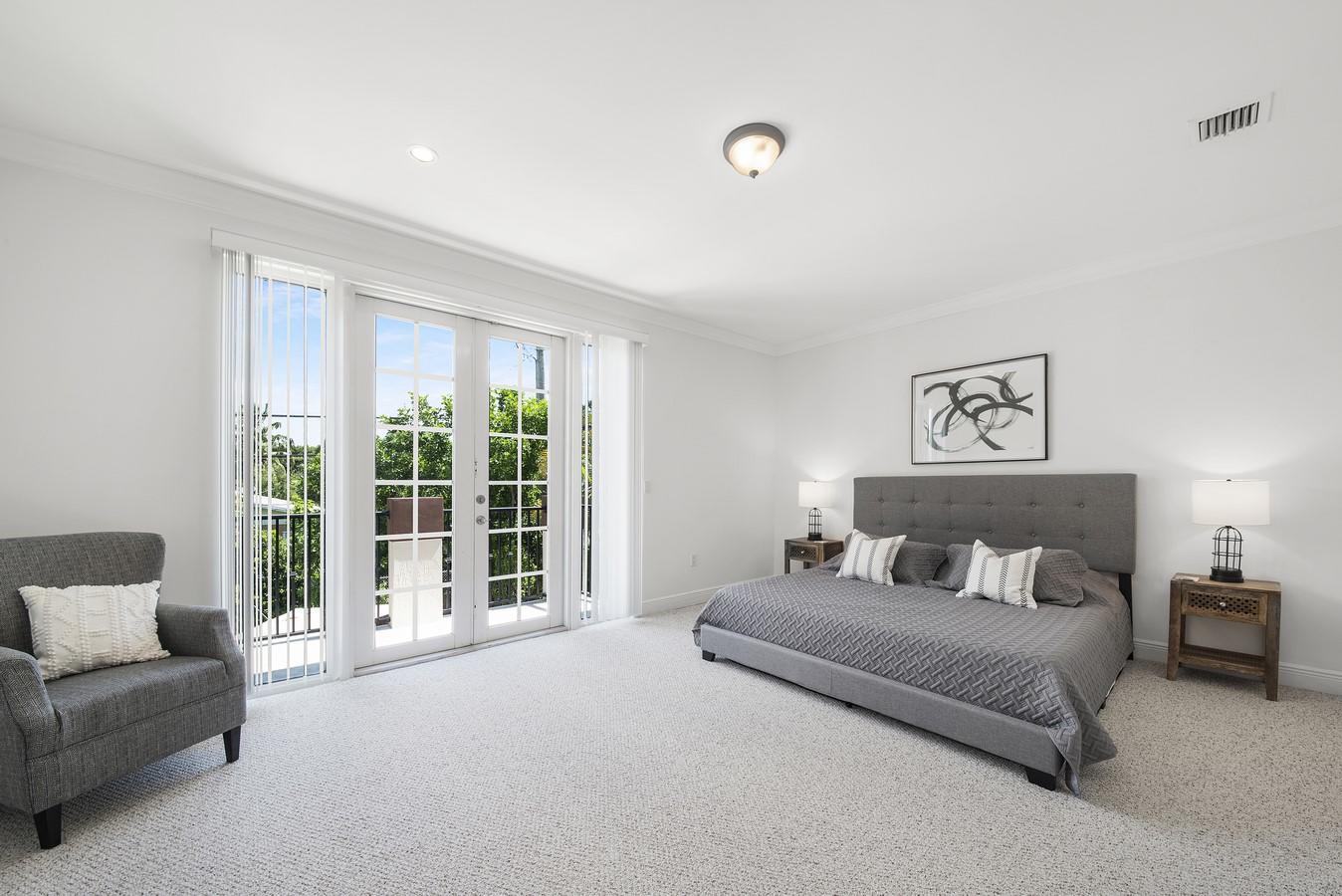 LAUDERDALE - Residential Lease