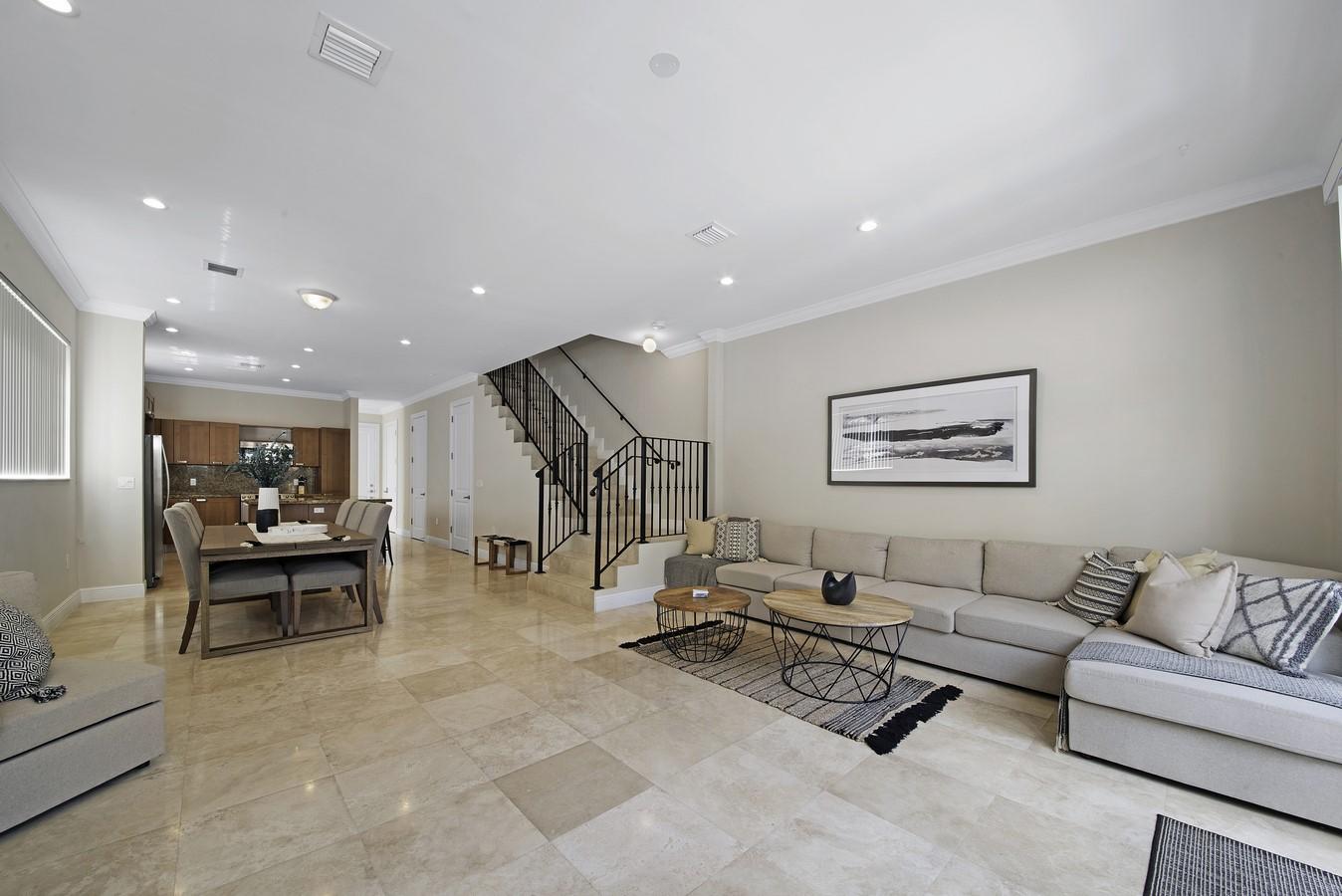 LAUDERDALE - Residential Lease