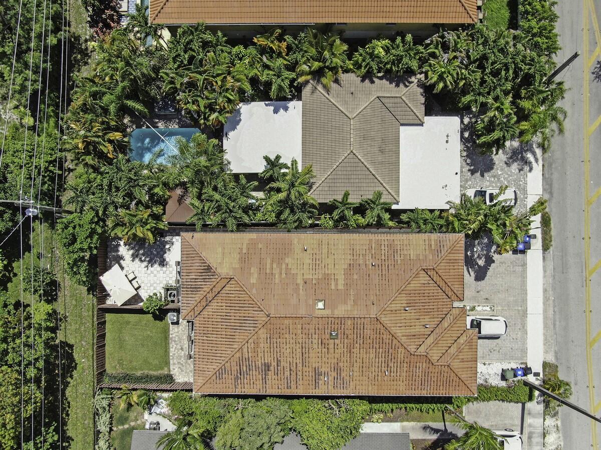 LAUDERDALE - Residential Lease