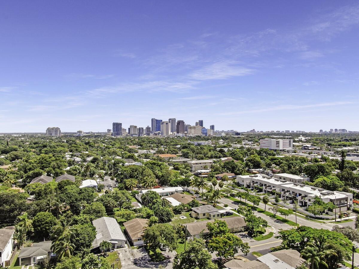 LAUDERDALE - Residential Lease