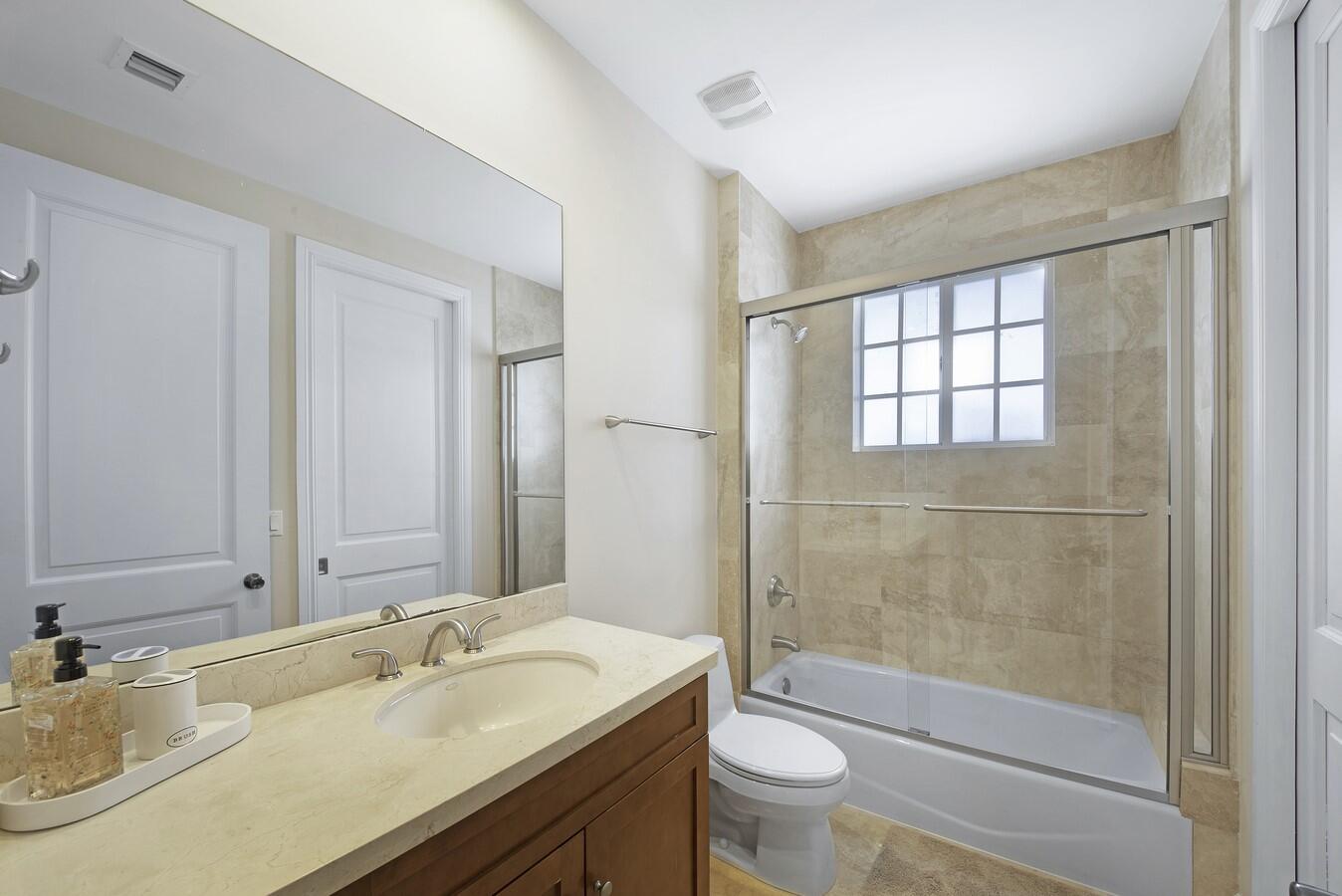 LAUDERDALE - Residential Lease