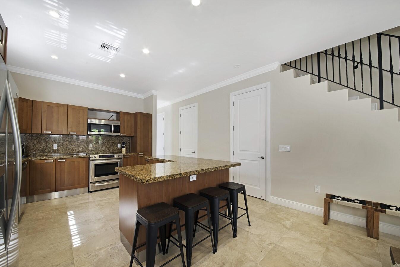 LAUDERDALE - Residential Lease