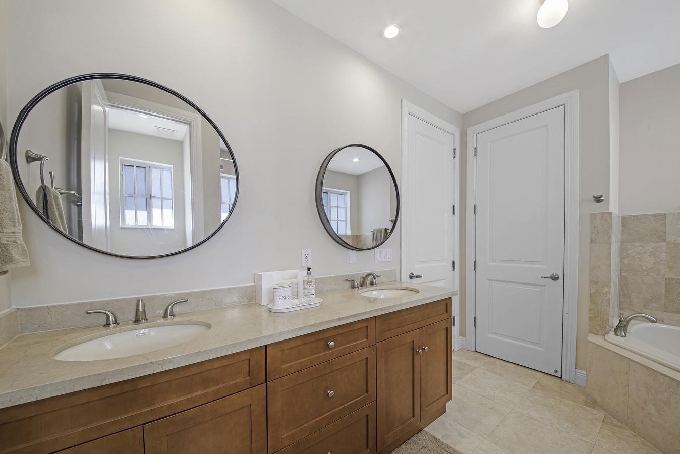 LAUDERDALE - Residential Lease