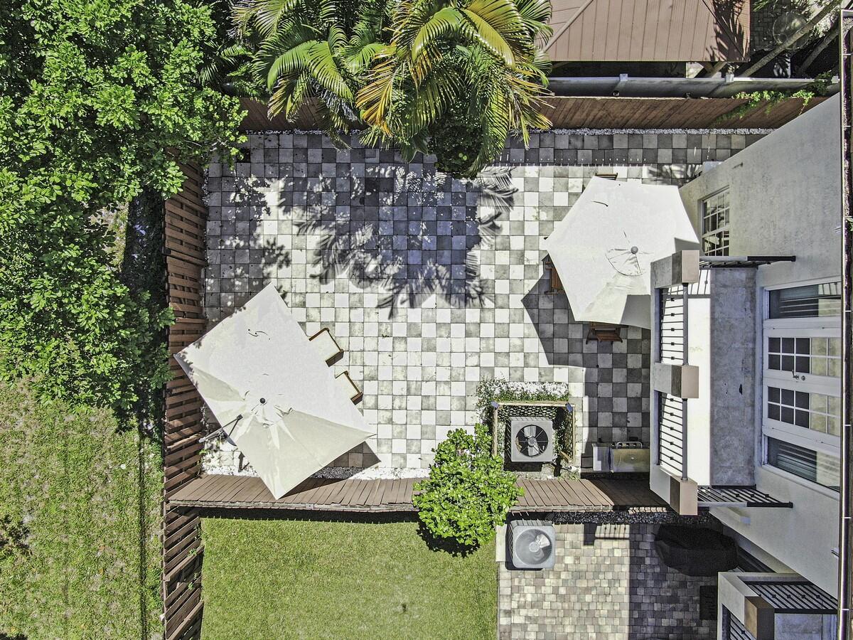 LAUDERDALE - Residential Lease