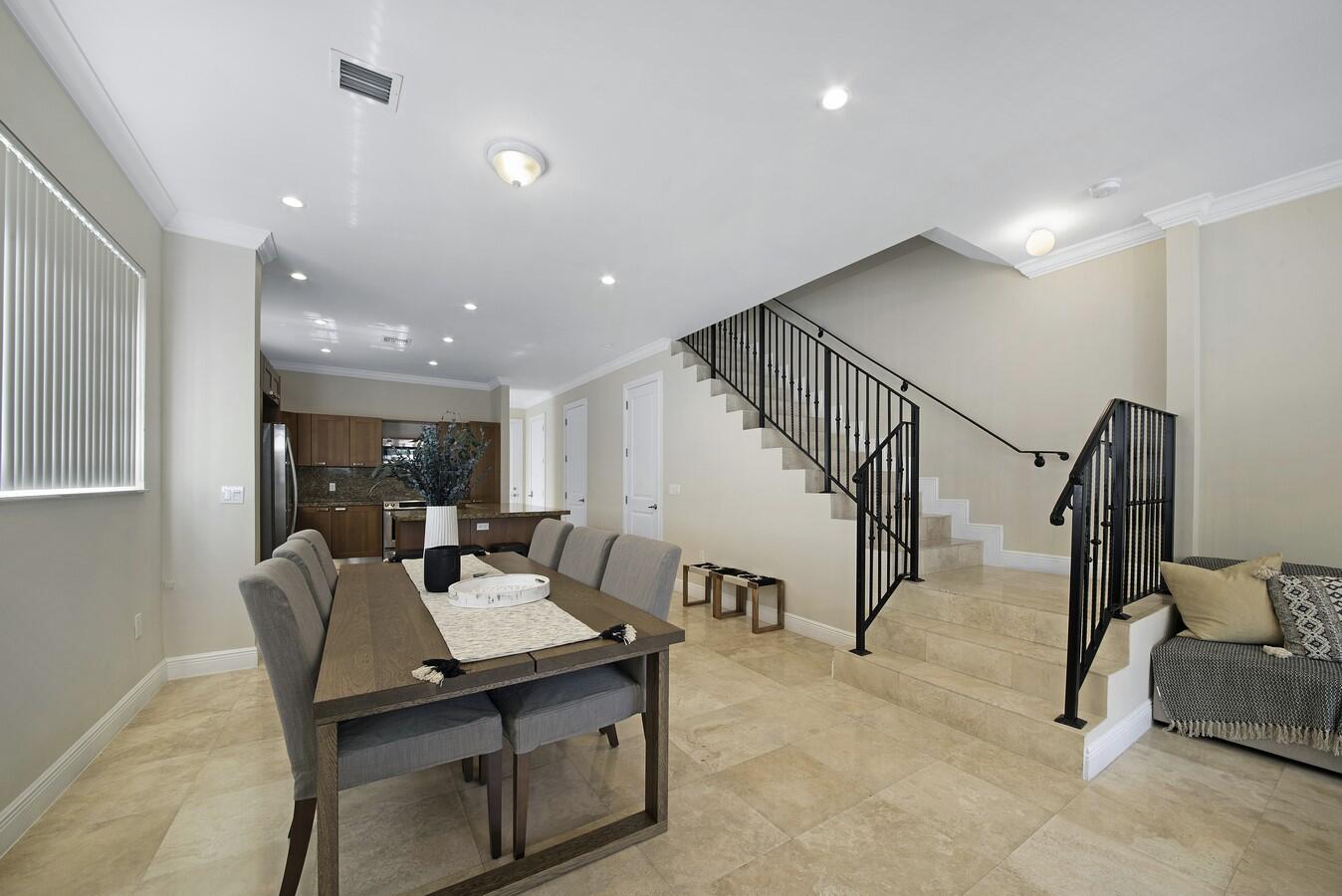 LAUDERDALE - Residential Lease