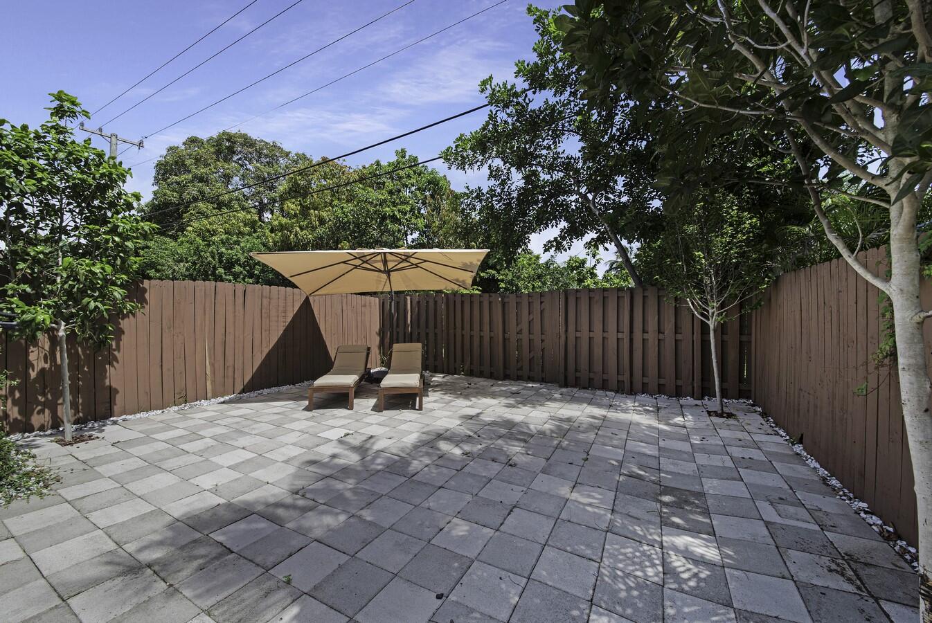 LAUDERDALE - Residential Lease