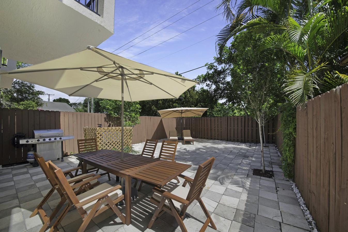 LAUDERDALE - Residential Lease