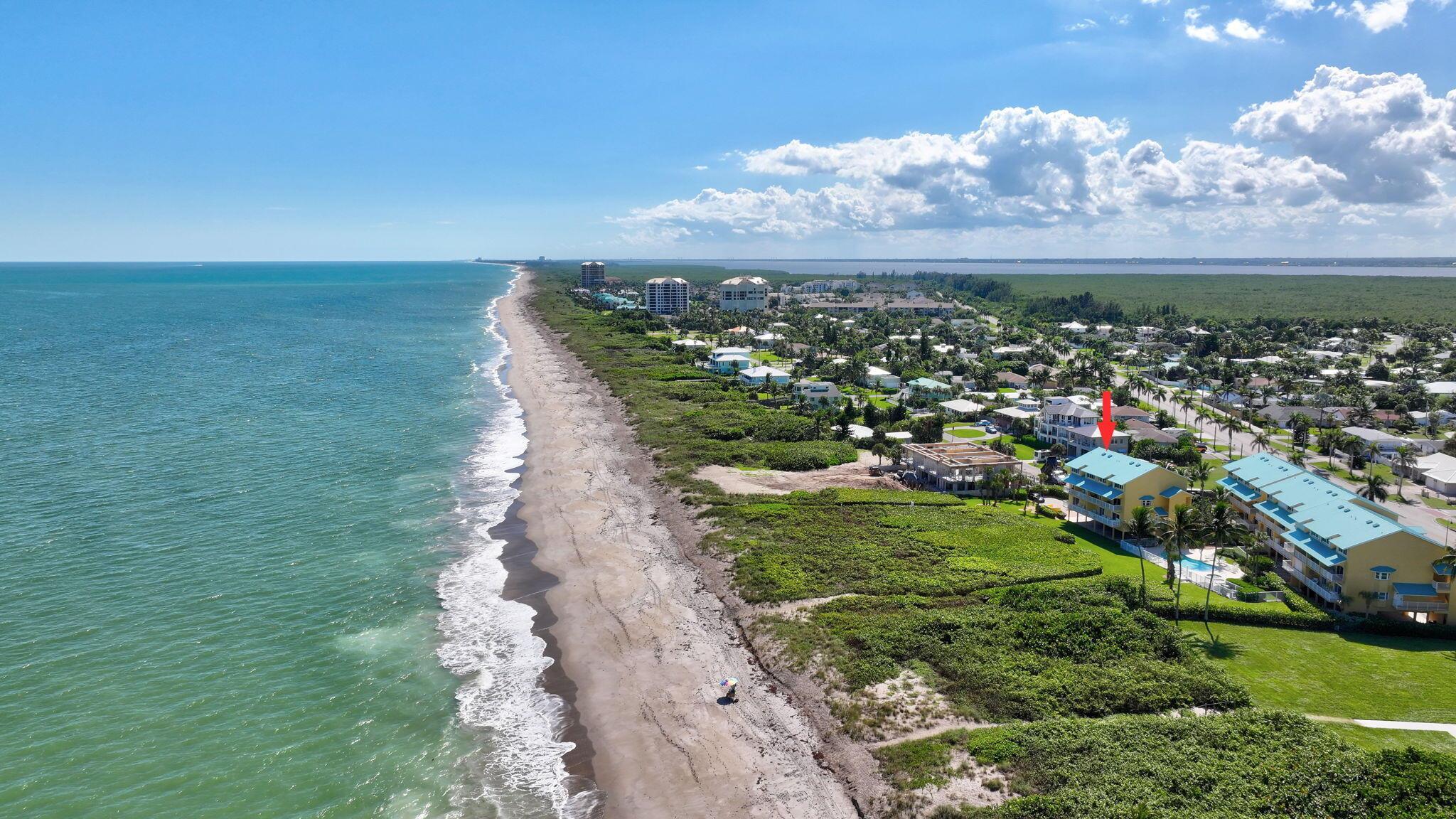 BEACH VILLAS ON HUTCHINSO - Residential