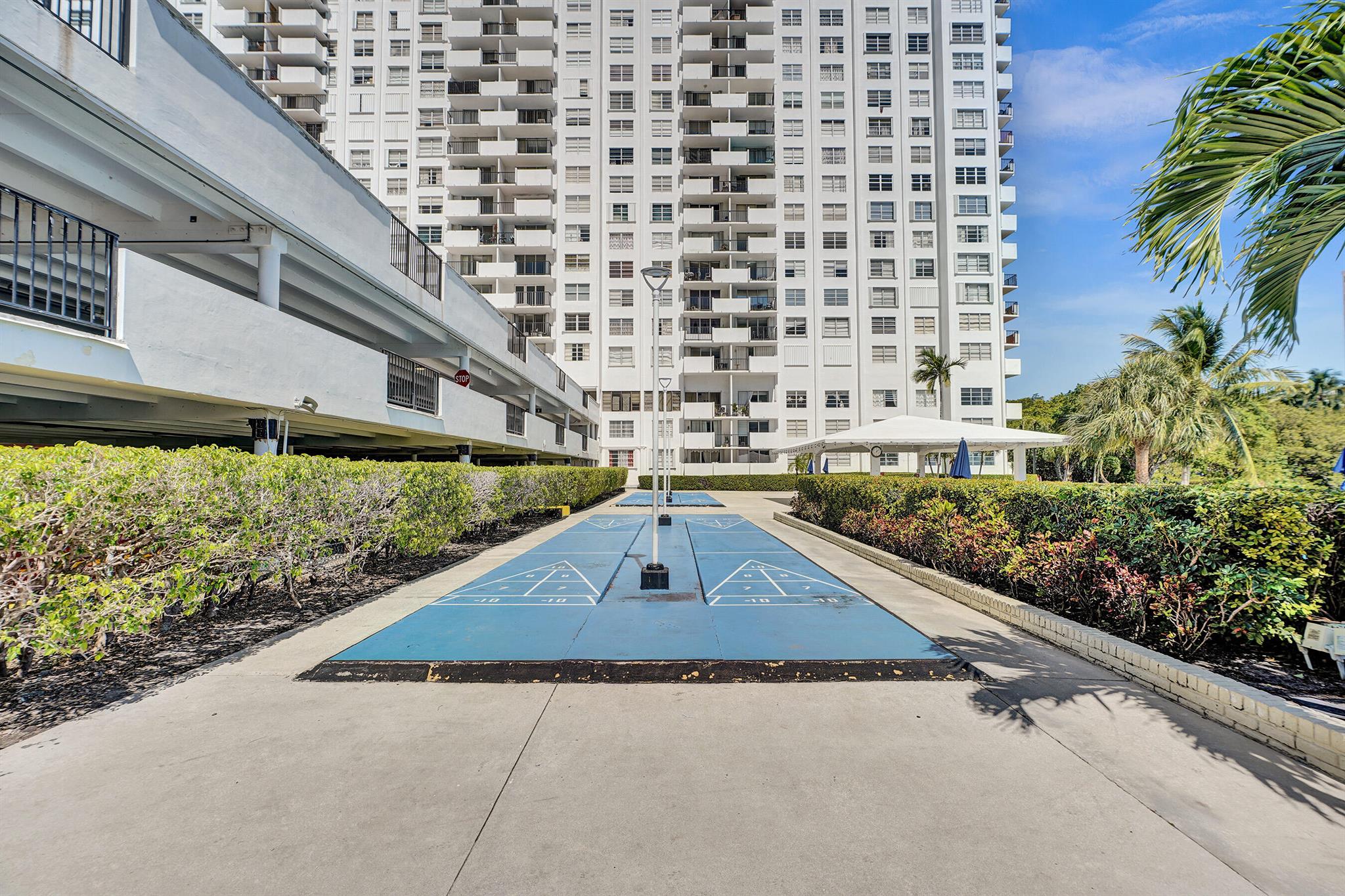 COMMODORE PLAZA CONDO - Residential Lease