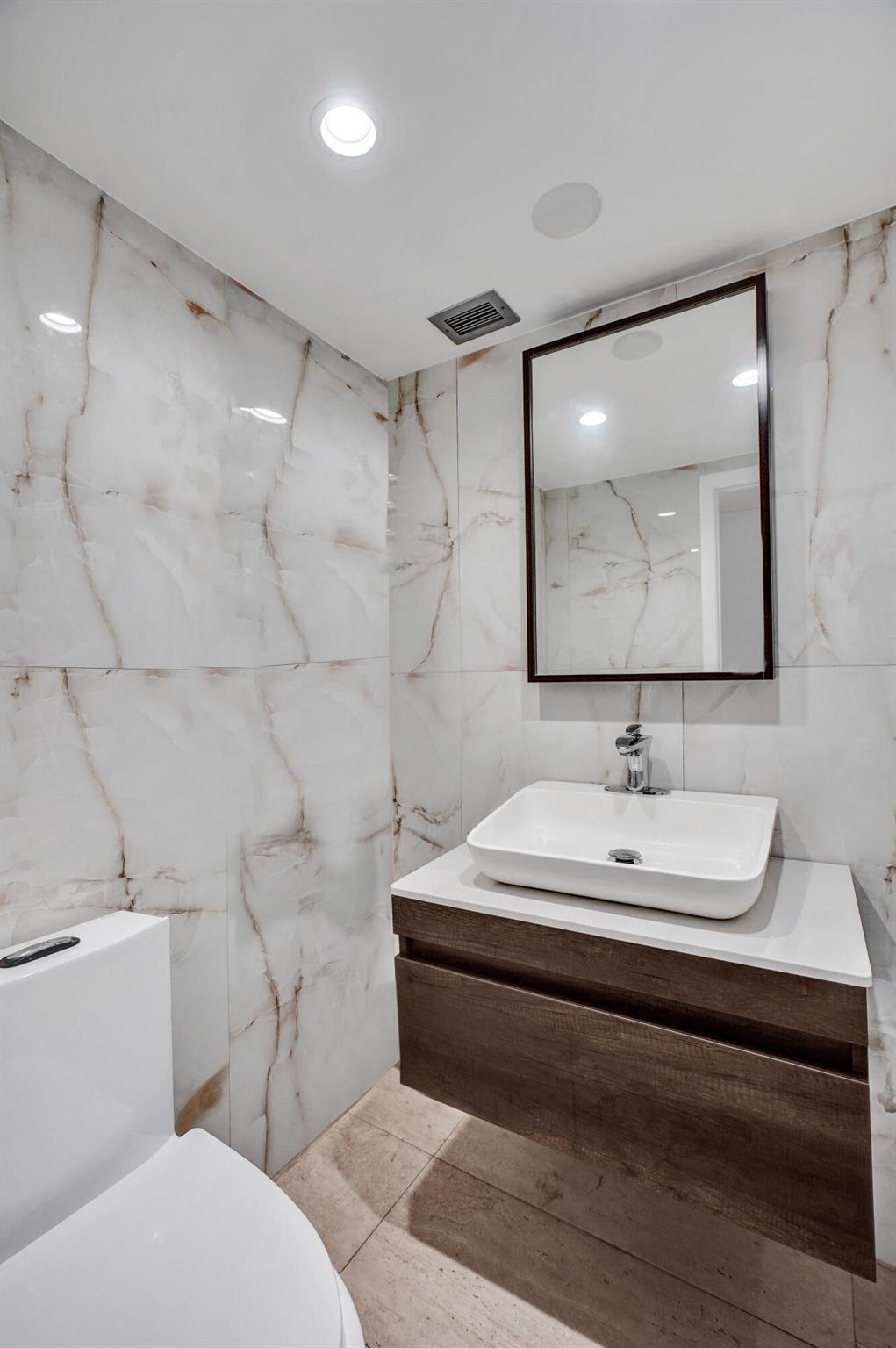COMMODORE PLAZA CONDO - Residential Lease