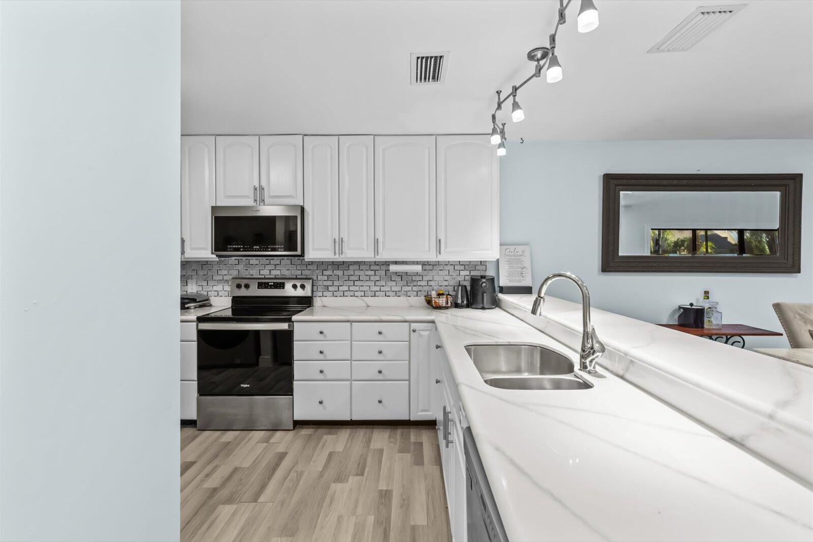 TARPON BAY VILLAS - Residential Lease