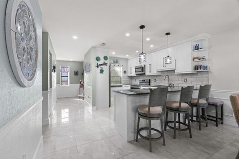 21215 Lago Cir F Boca Raton FL 33433