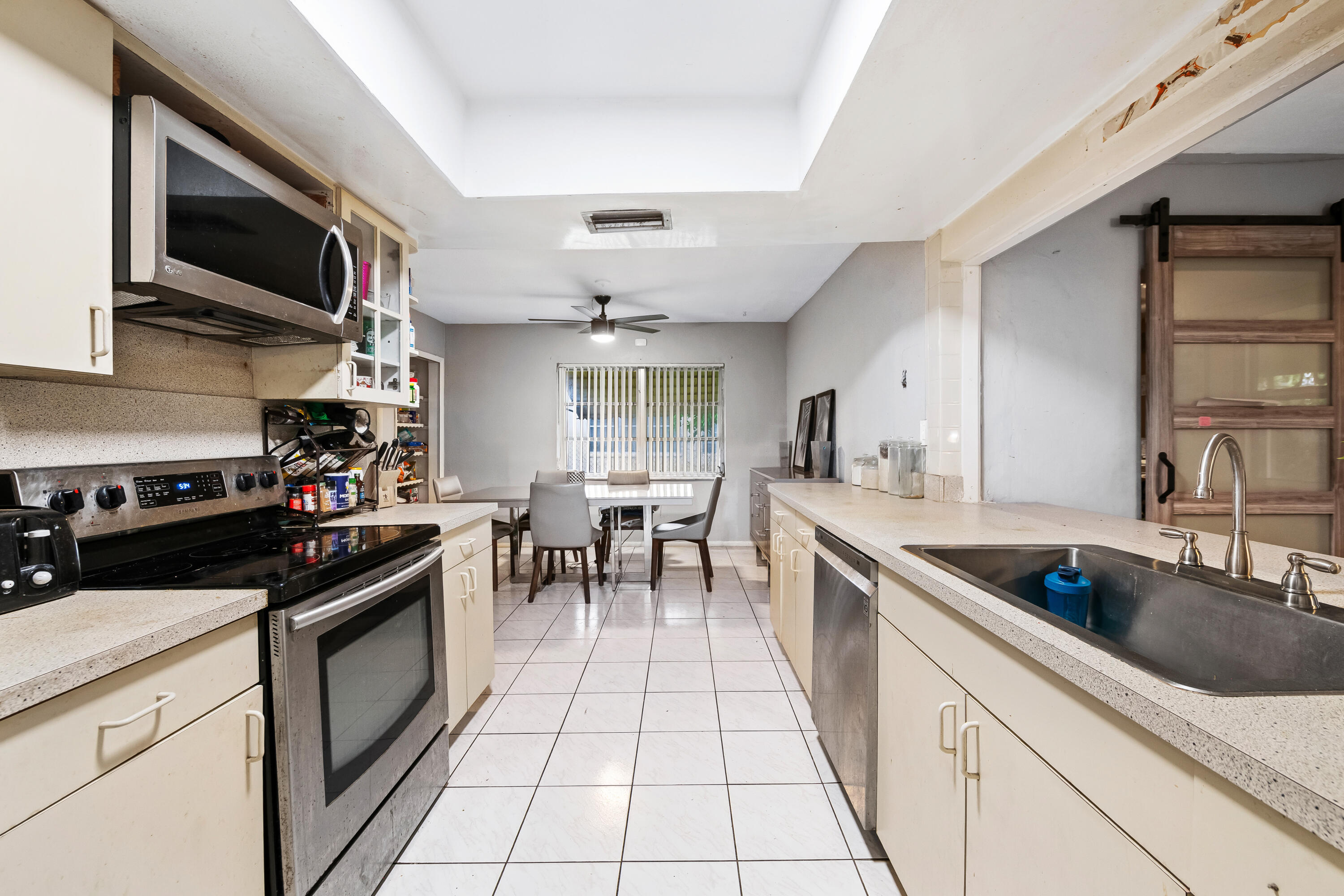 OAKLAND ESTATES SEC EIGHT - Residential