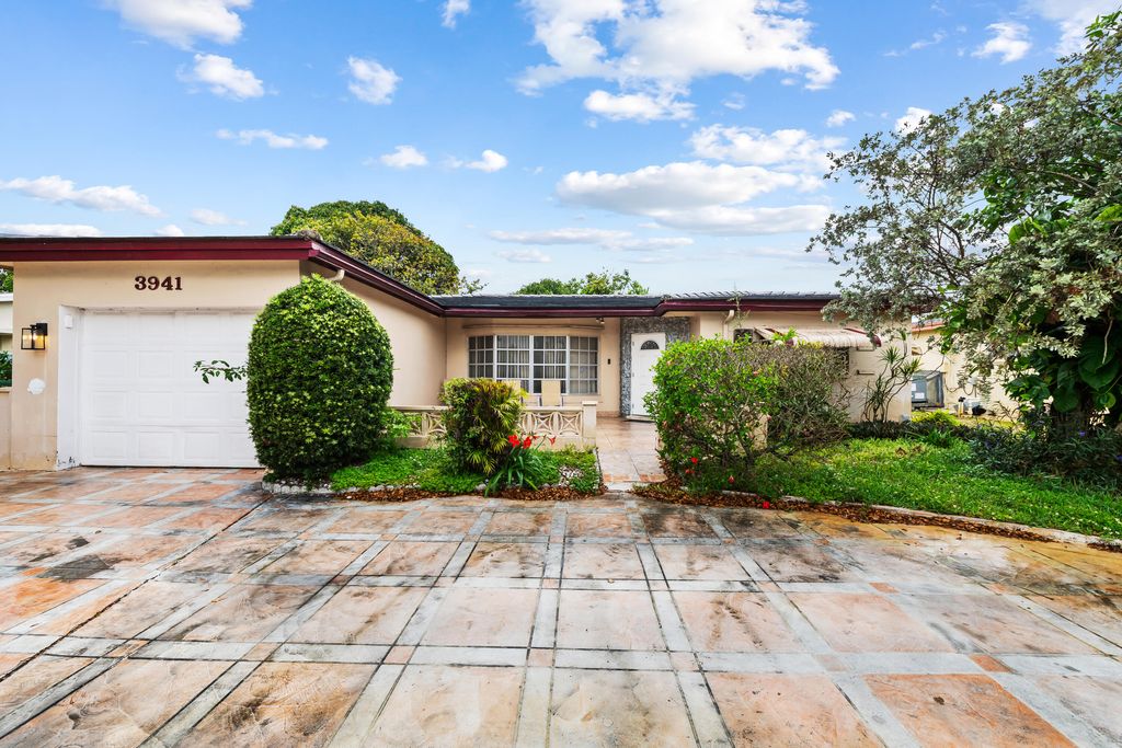 Photo of 3941 NW 46th Avenue, Fort Lauderdale, FL 33319 (MLS # B26011008)