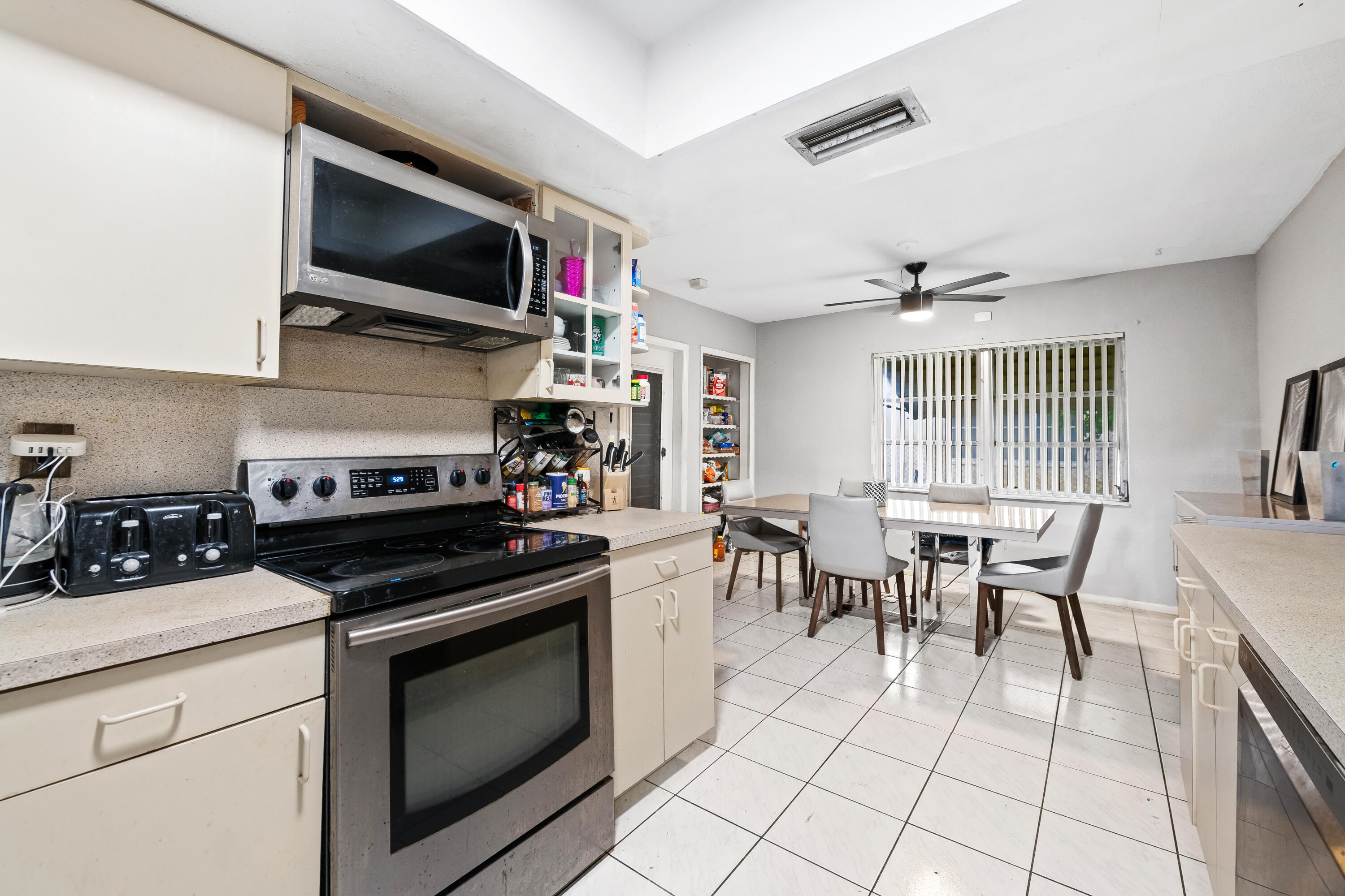 OAKLAND ESTATES SEC EIGHT - Residential