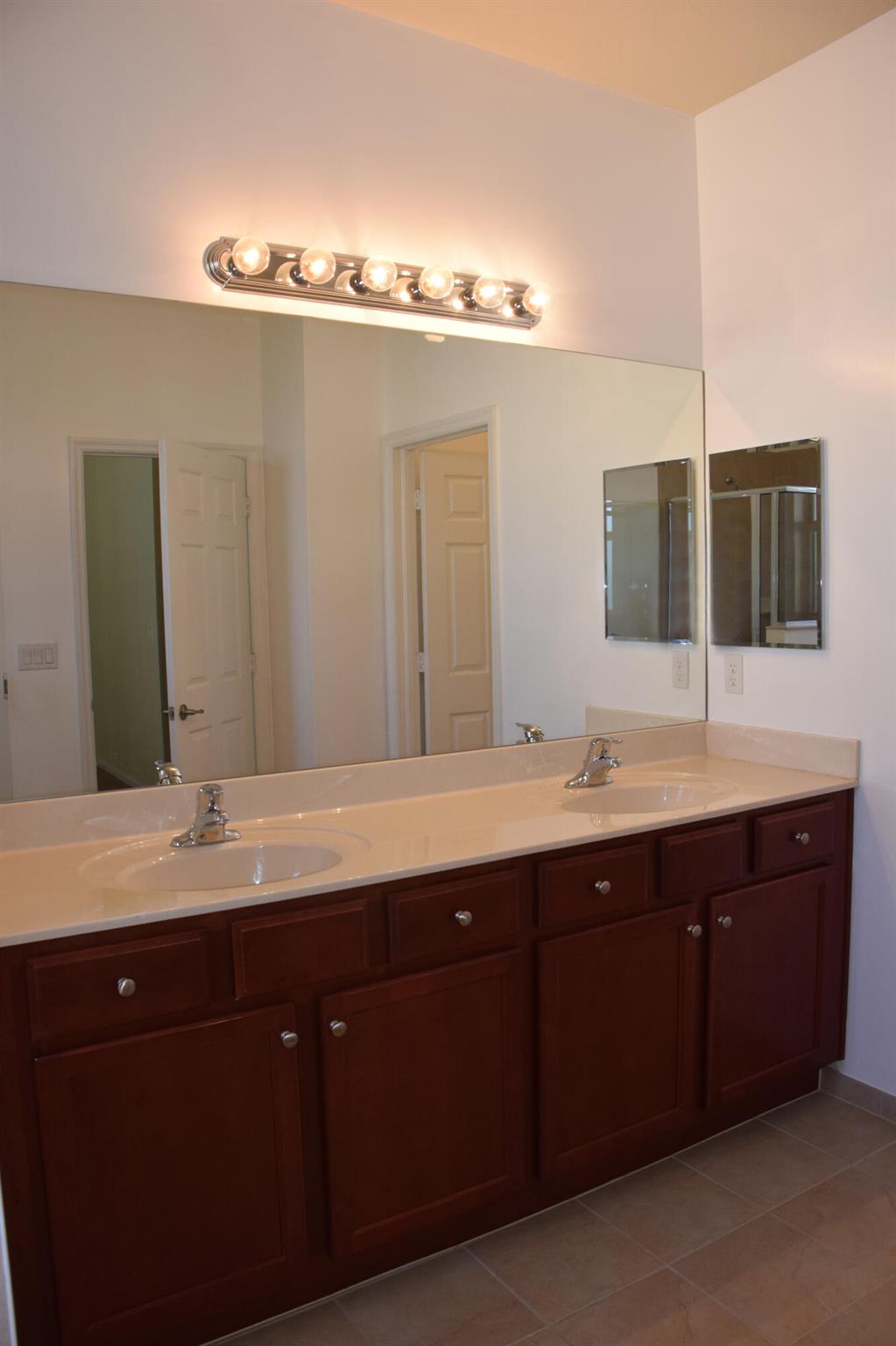 PALOMA LAKES PLAT - Residential Lease