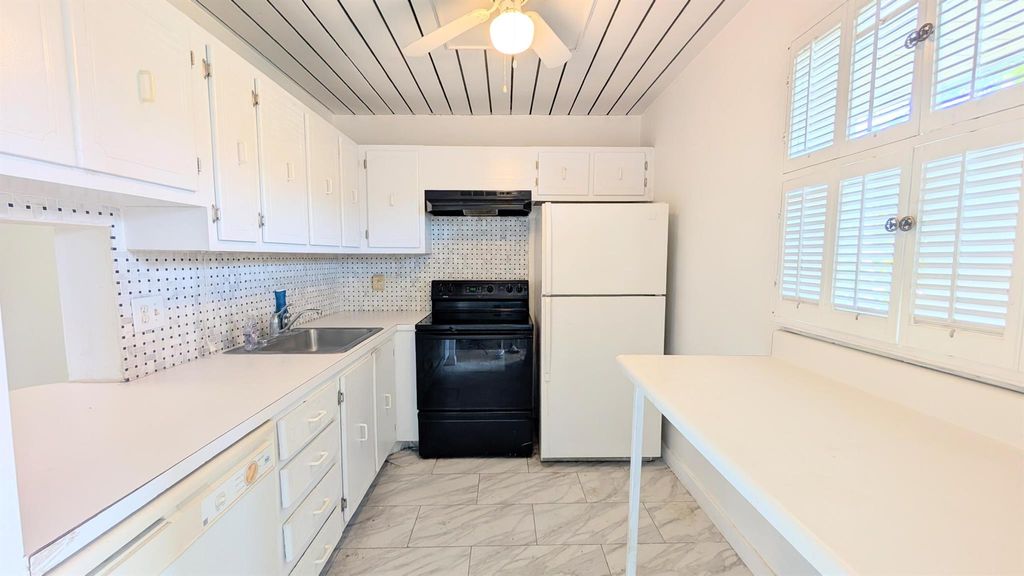 Photo of 330 NE 26th Avenue #1050, Boynton Beach, FL 33435 (MLS # R11099500)