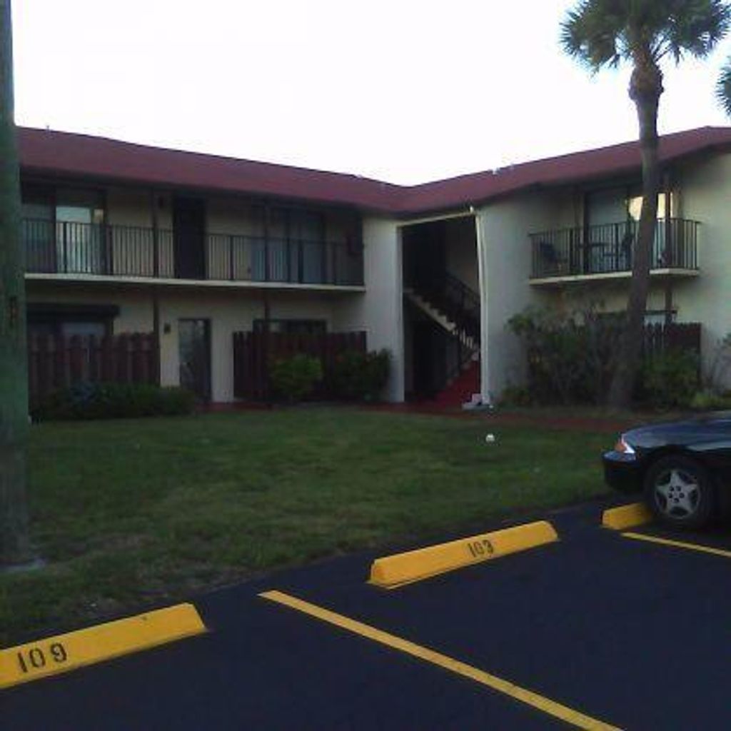 Photo of 2050 Oleander Boulevard #9-105, Fort Pierce, FL 34950 (MLS # R10709078)